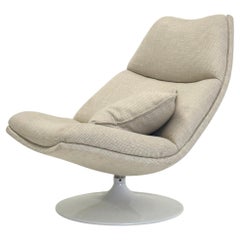 Artifort F511 armchair in cream