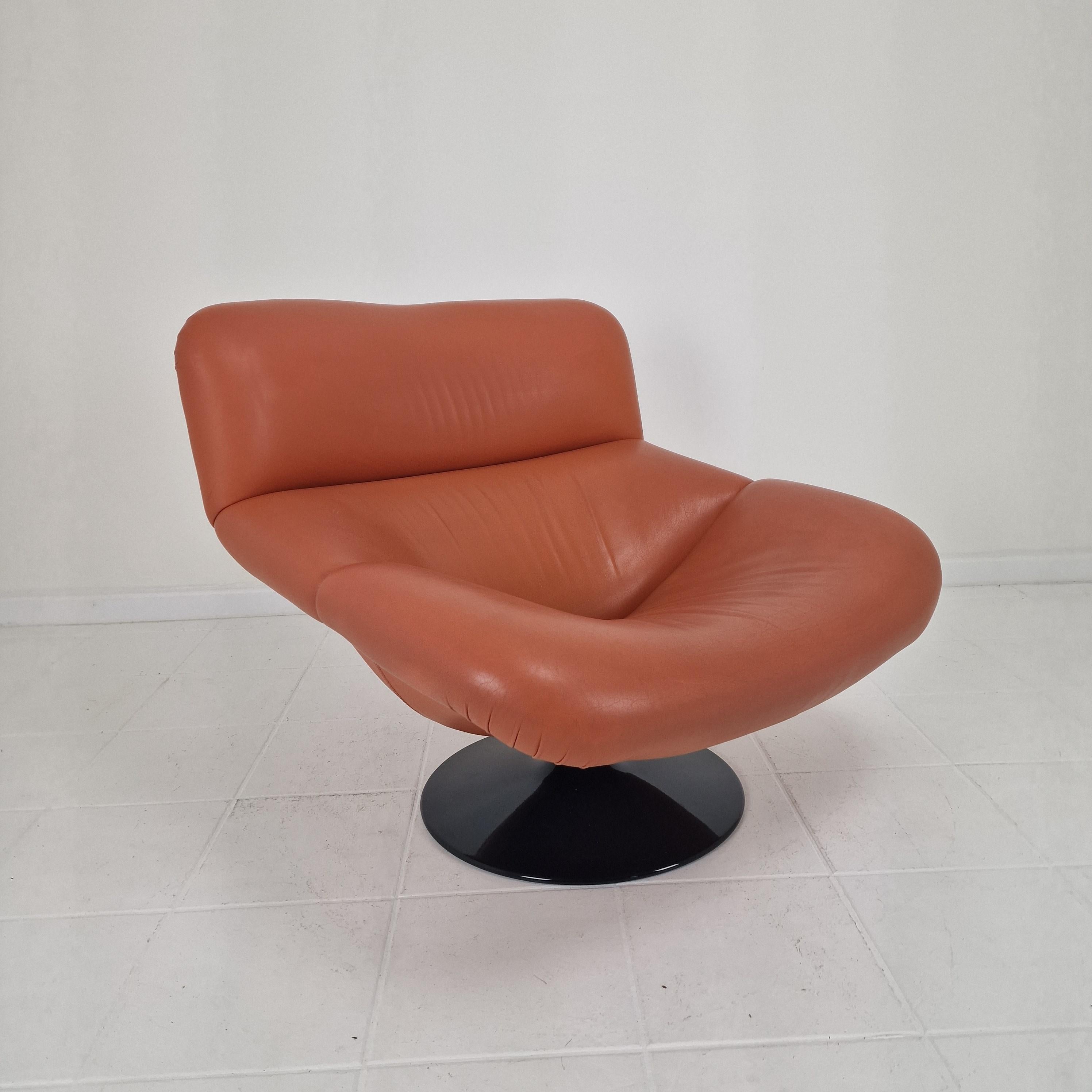 Mid-Century Modern Artifort F518 Lounge Chair by Geoffrey Harcourt in Leather, 1970's For Sale
