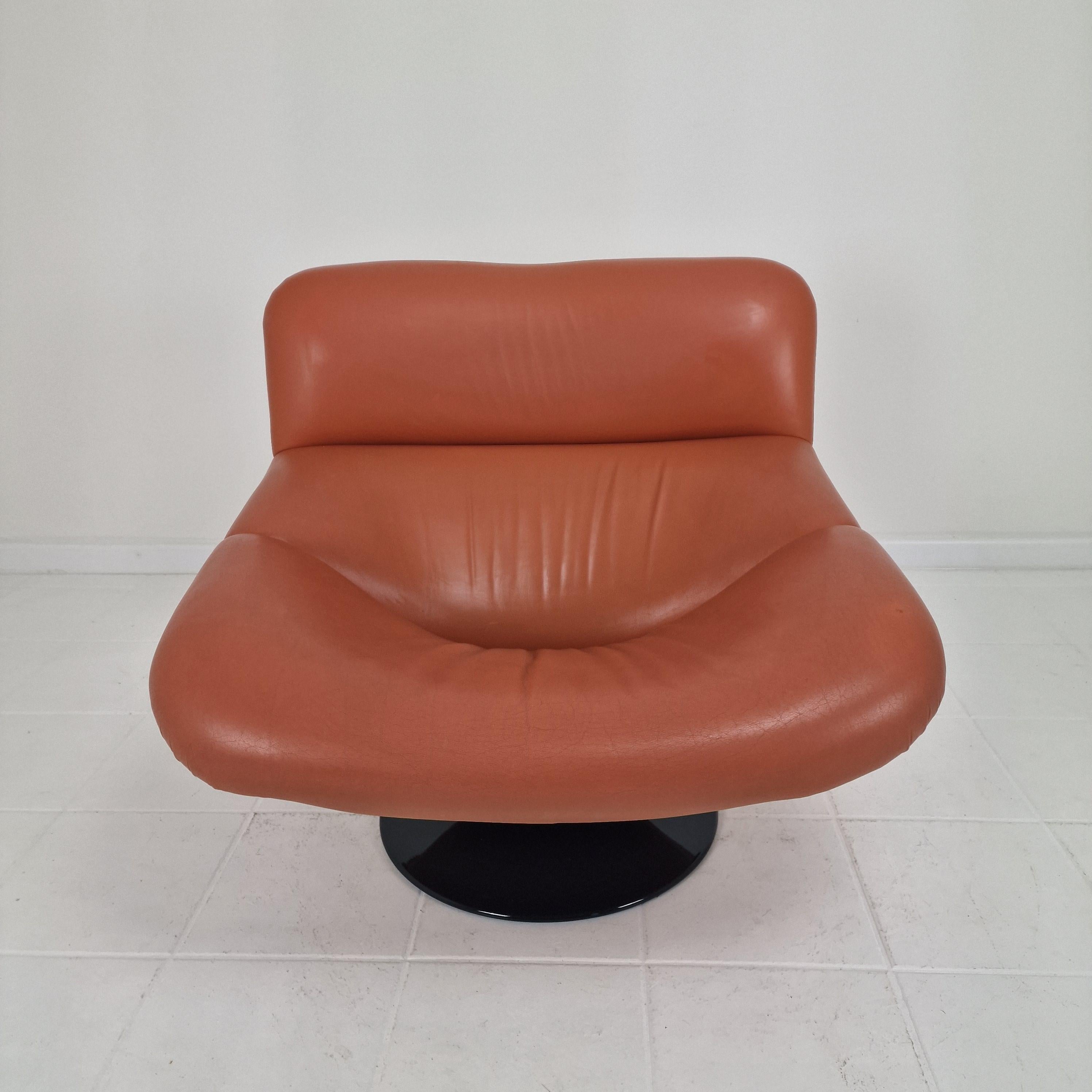 Artifort F518 Lounge Chair by Geoffrey Harcourt in Leather, 1970's In Good Condition For Sale In Oud Beijerland, NL