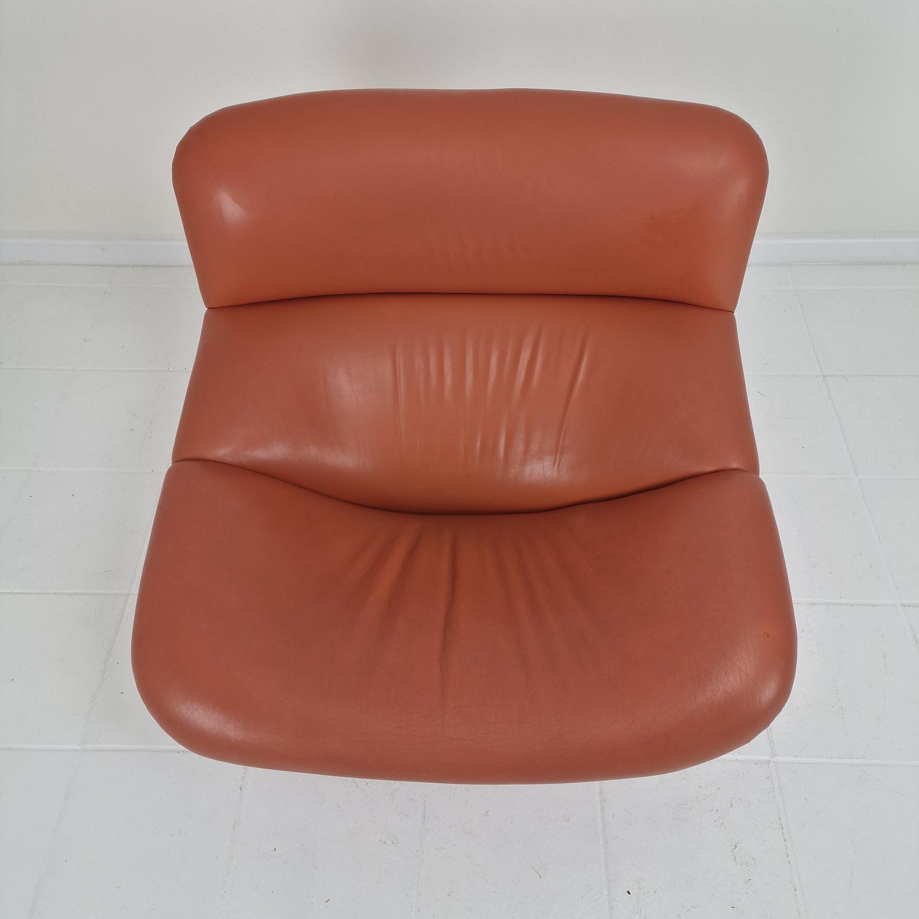 Artifort F518 Lounge Chair by Geoffrey Harcourt in Leather, 1970's For Sale 2