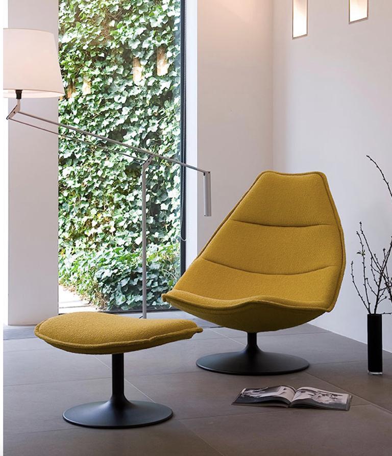Dutch Customizable Artifort F585 High Chair  by Geoffrey D. Harcourt RDI For Sale