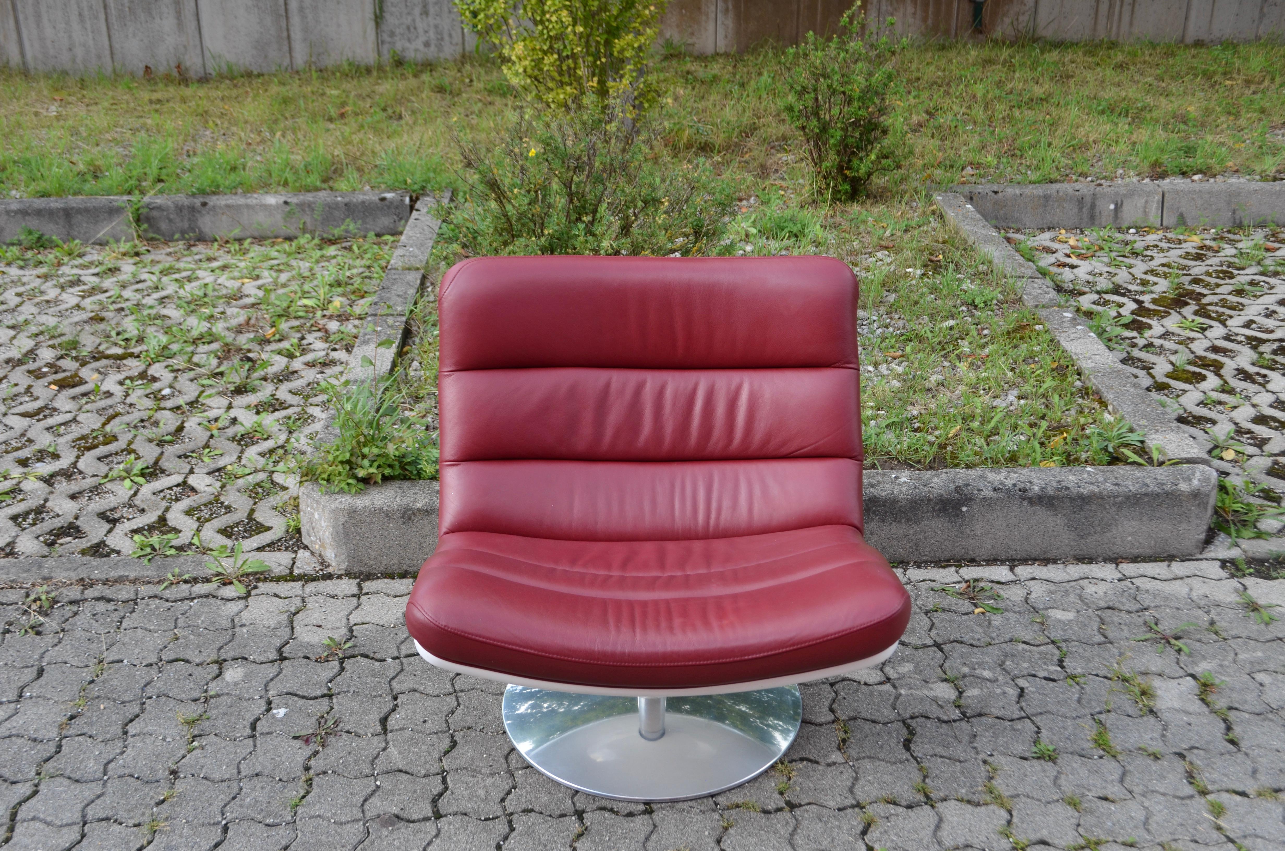 Néerlandais Fauteuil pivotant Artifort Geoffrey Harcourt F 975 en vente