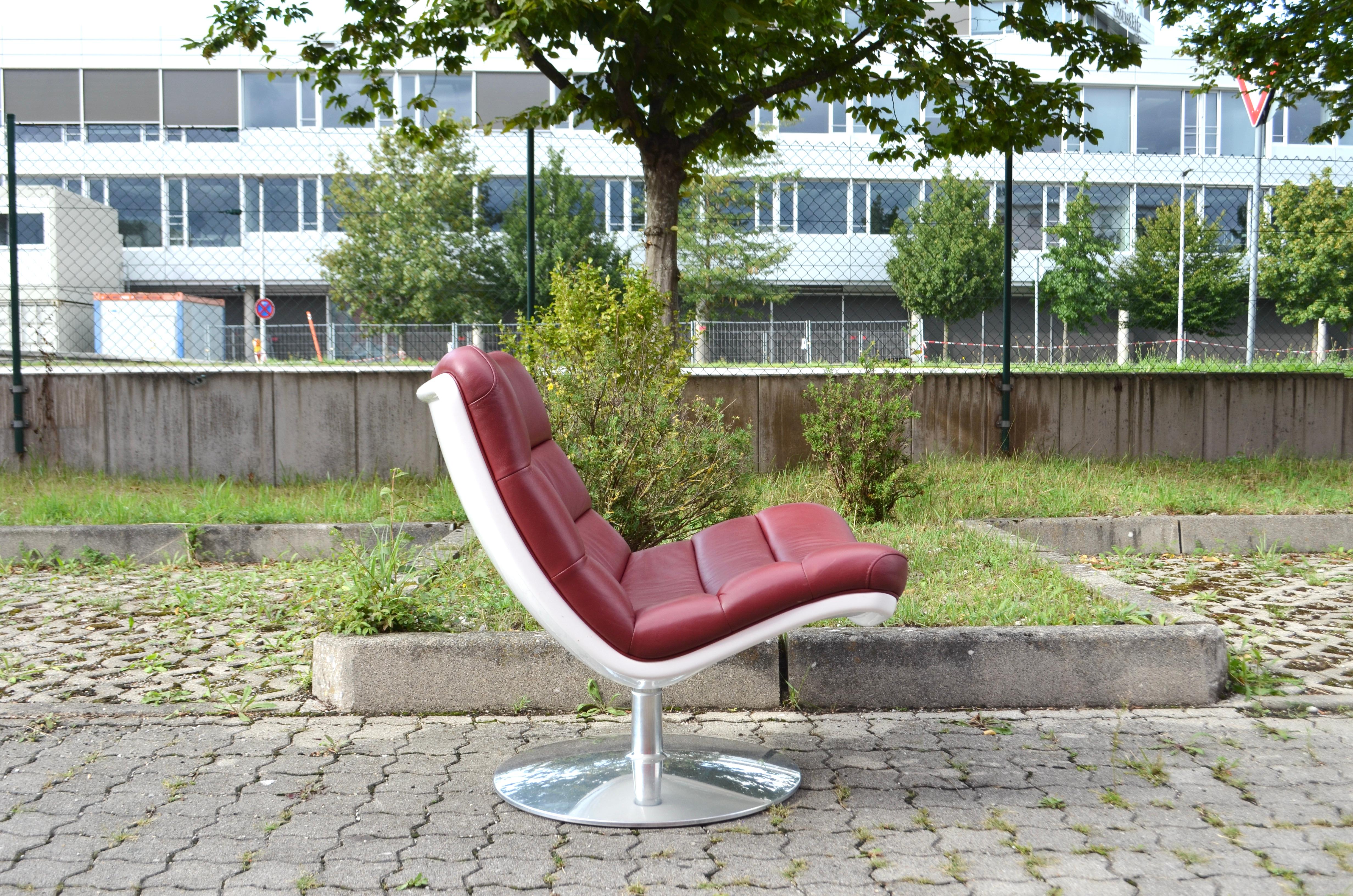 Milieu du XXe siècle Fauteuil pivotant Artifort Geoffrey Harcourt F 975 en vente