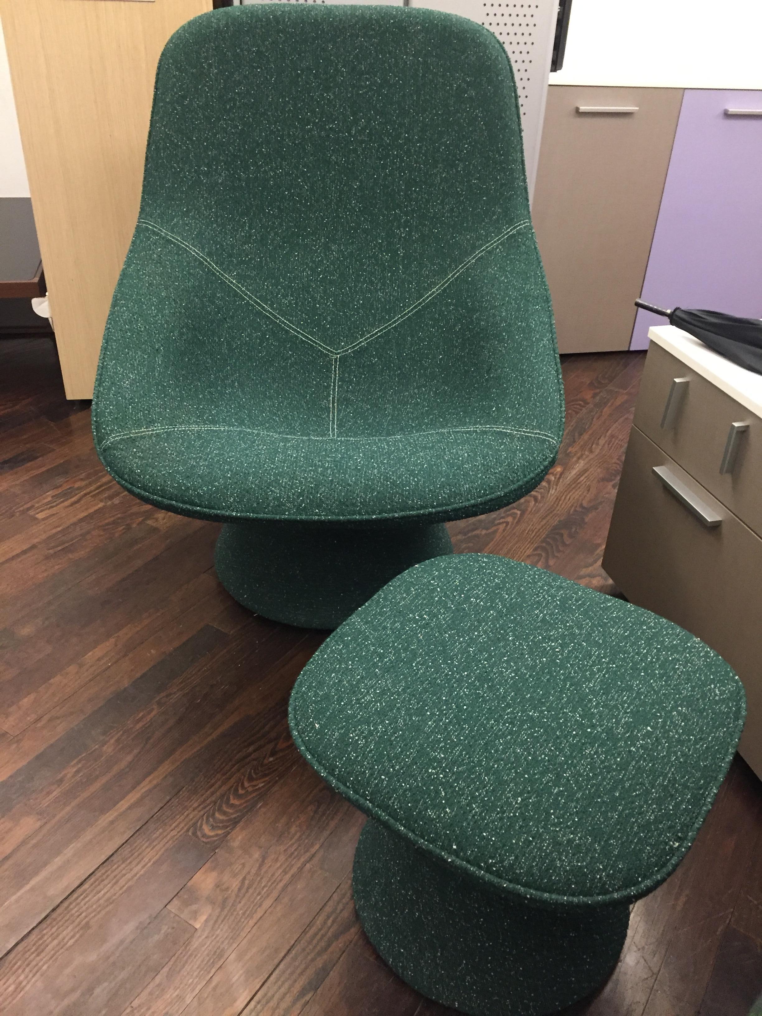 Artifort Green Pala Swivel Lounge chair with Ottoman 1