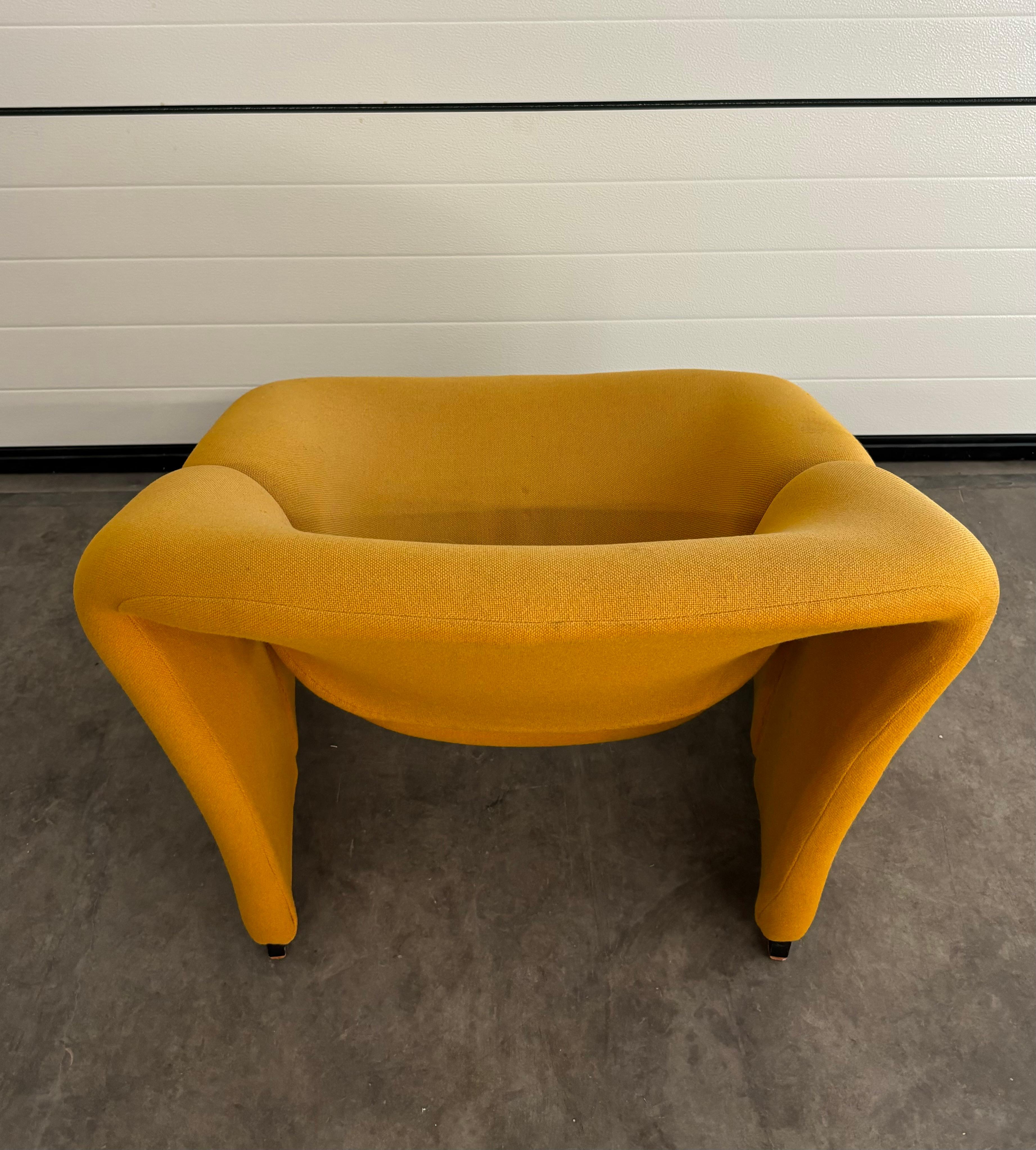 Tissu Artifort 'Groovy' Chair, 'M' Chair by Pierre Paulin, Model F580 en vente