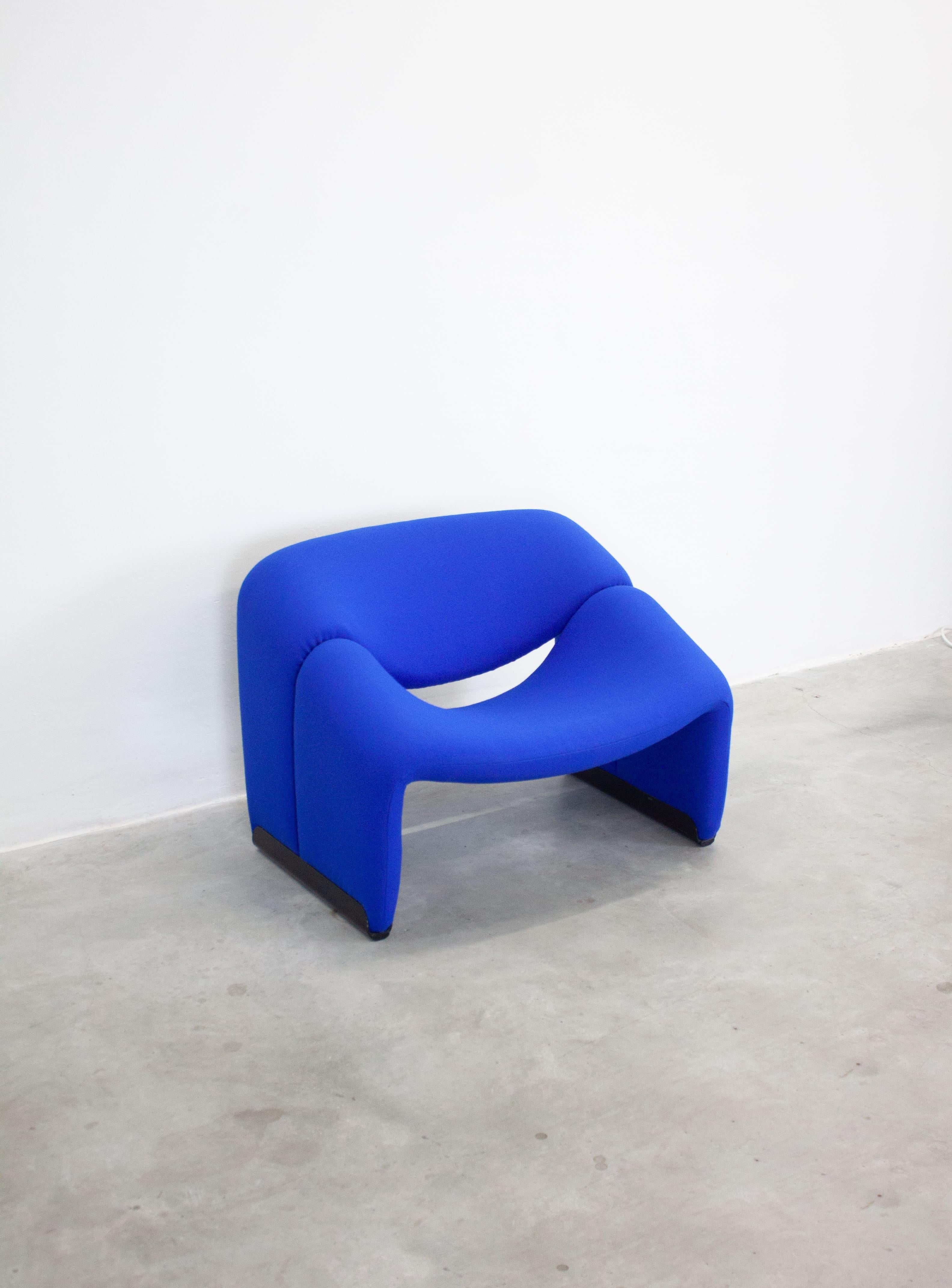 Dutch Artifort Groovy F598 Lounge Chair by Pierre Paulin (Cobalt Blue) For Sale