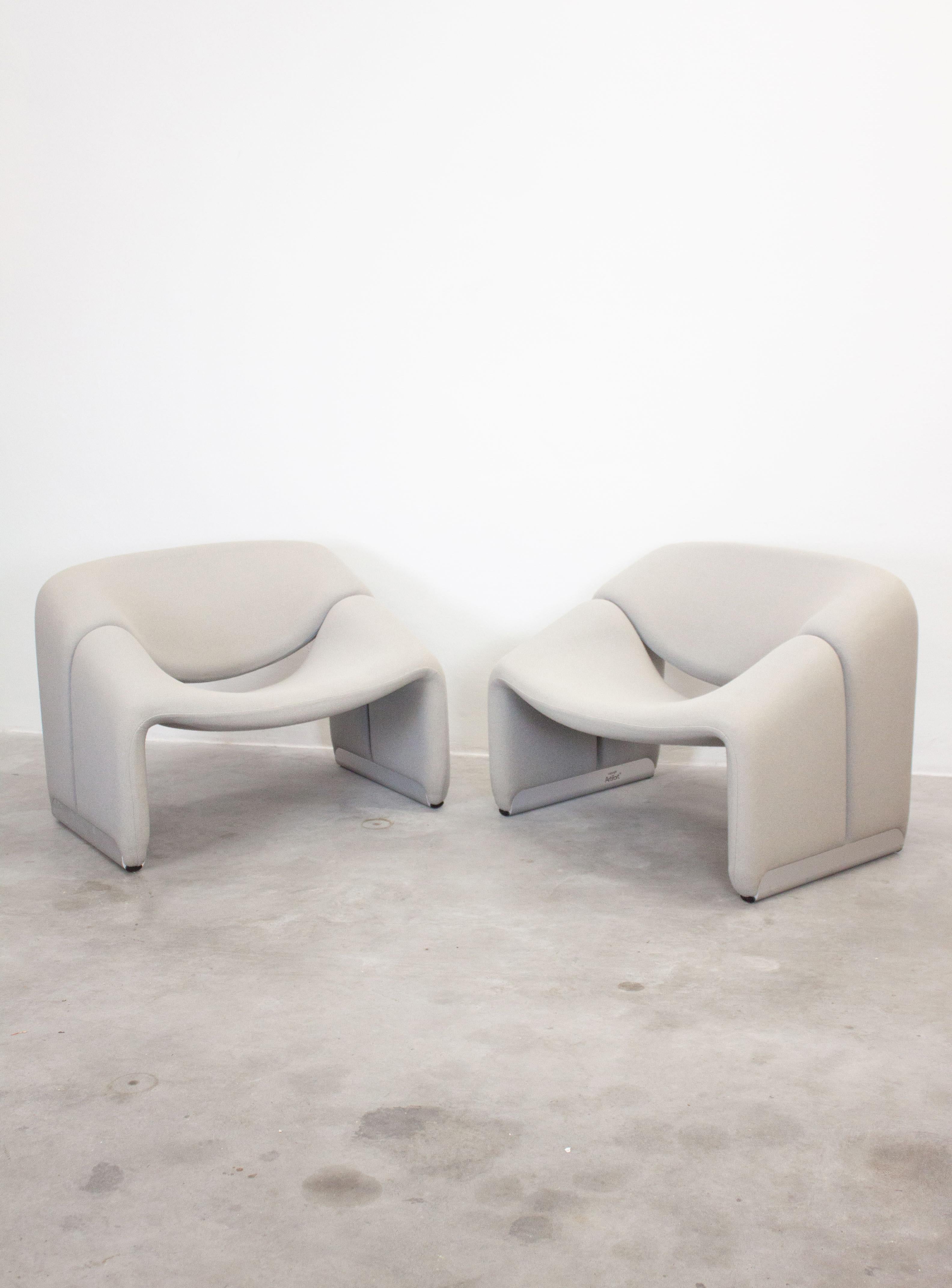 Mid-Century Modern Artifort Groovy F598 Lounge Chair by Pierre Paulin (Light Grey)