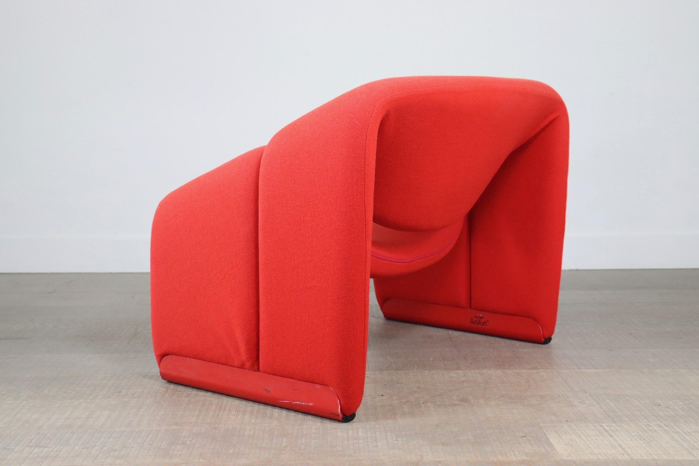 Artifort Groovy F598 (M chair) by Pierre Paulin in red 5
