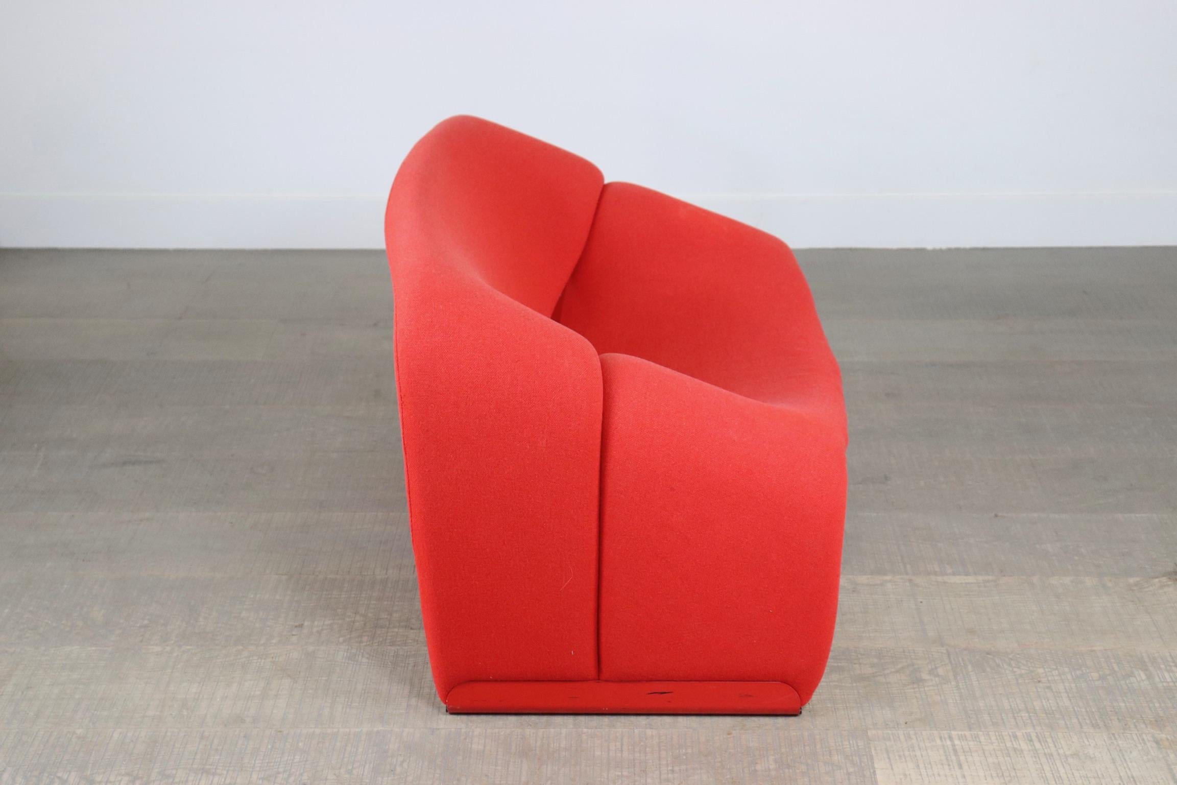 Artifort Groovy F598 (M chair) by Pierre Paulin in red 1