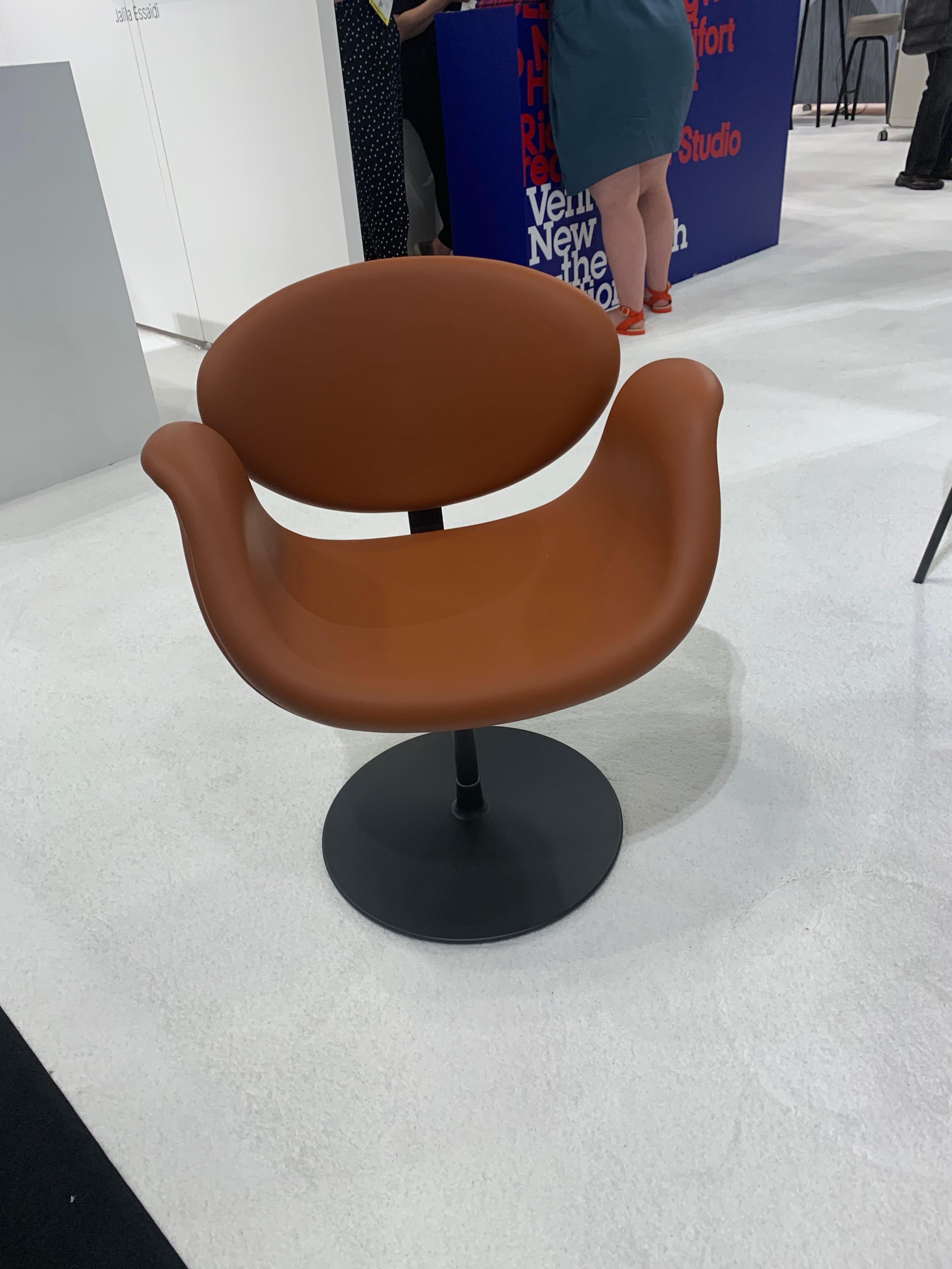 Artifort Leather Pierre Paulin Little Tulip Chair In Excellent Condition In New York, NY