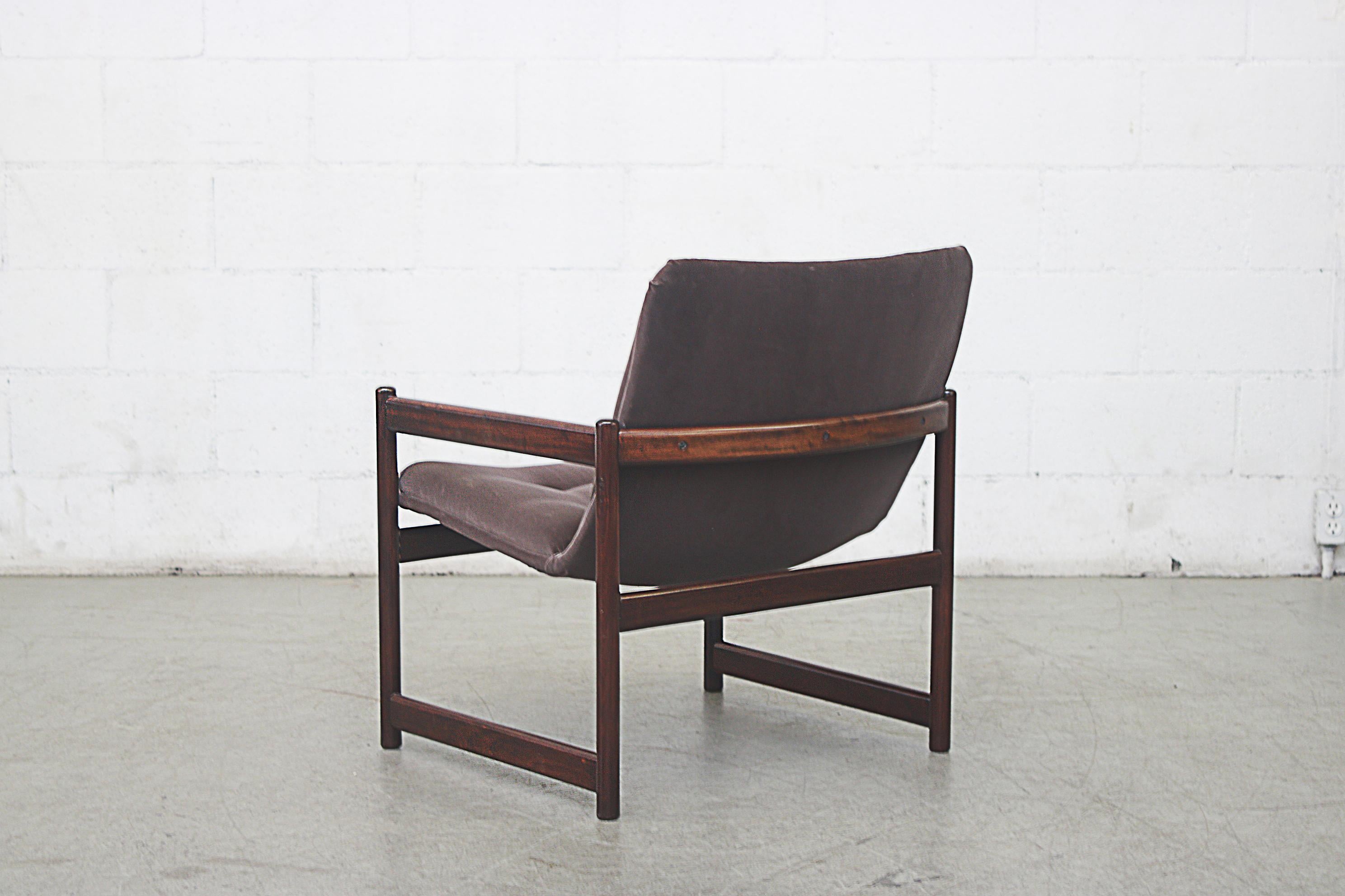 Artifort Lounge Chair with Mahogany Cube Frame In Good Condition In Los Angeles, CA