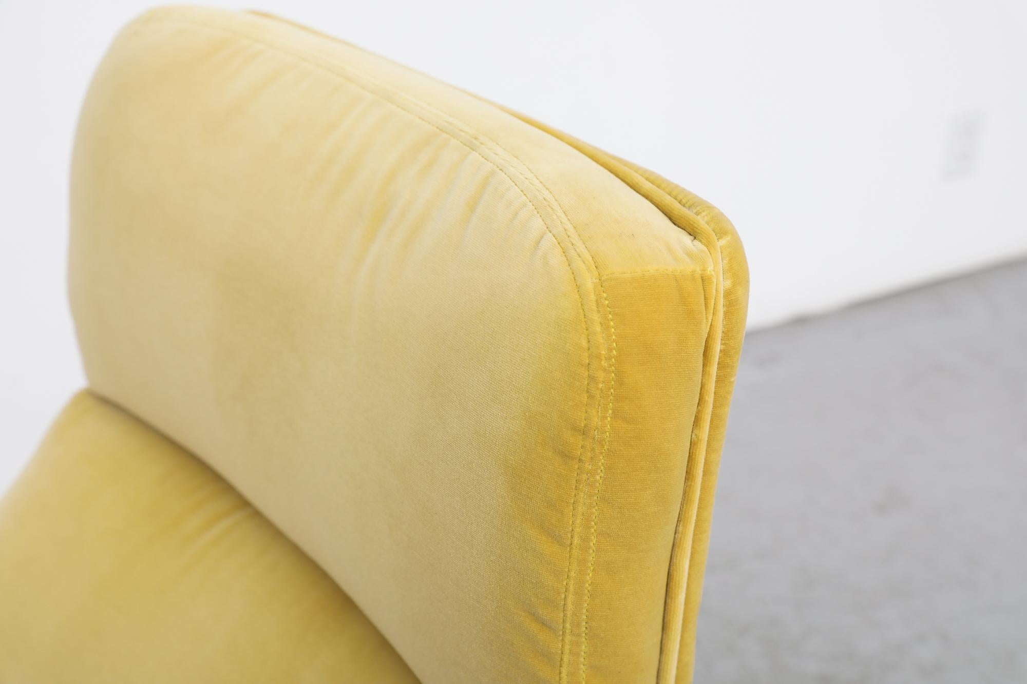 Artifort Model F156 Swivel Lounge Chair with New Velvet Yellow Upholstery For Sale 3