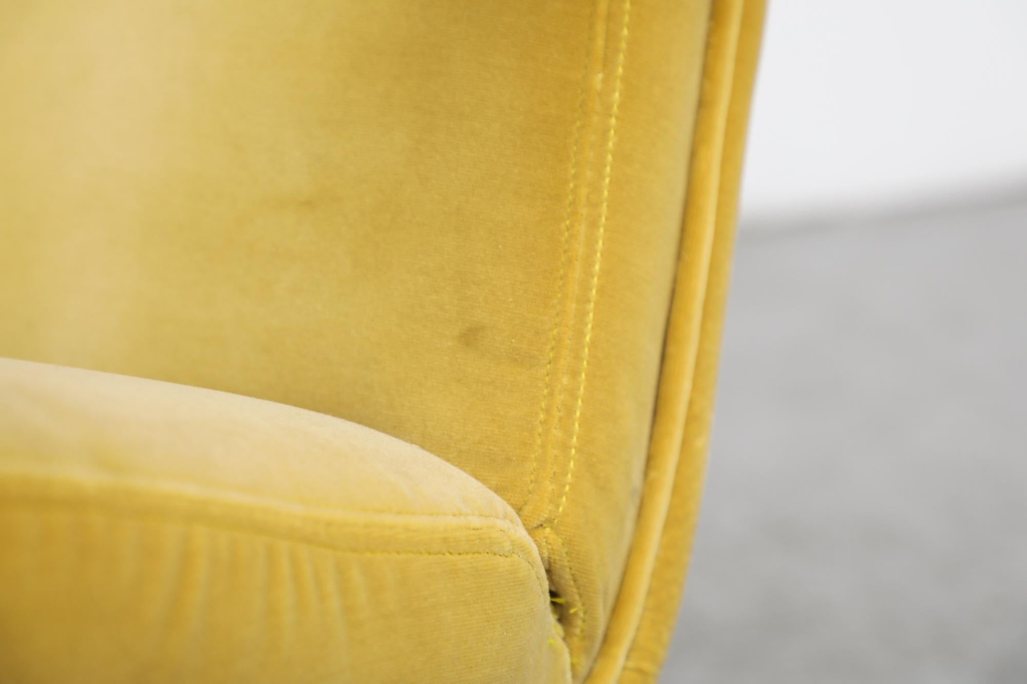 Artifort Model F156 Swivel Lounge Chair with New Velvet Yellow Upholstery For Sale 8