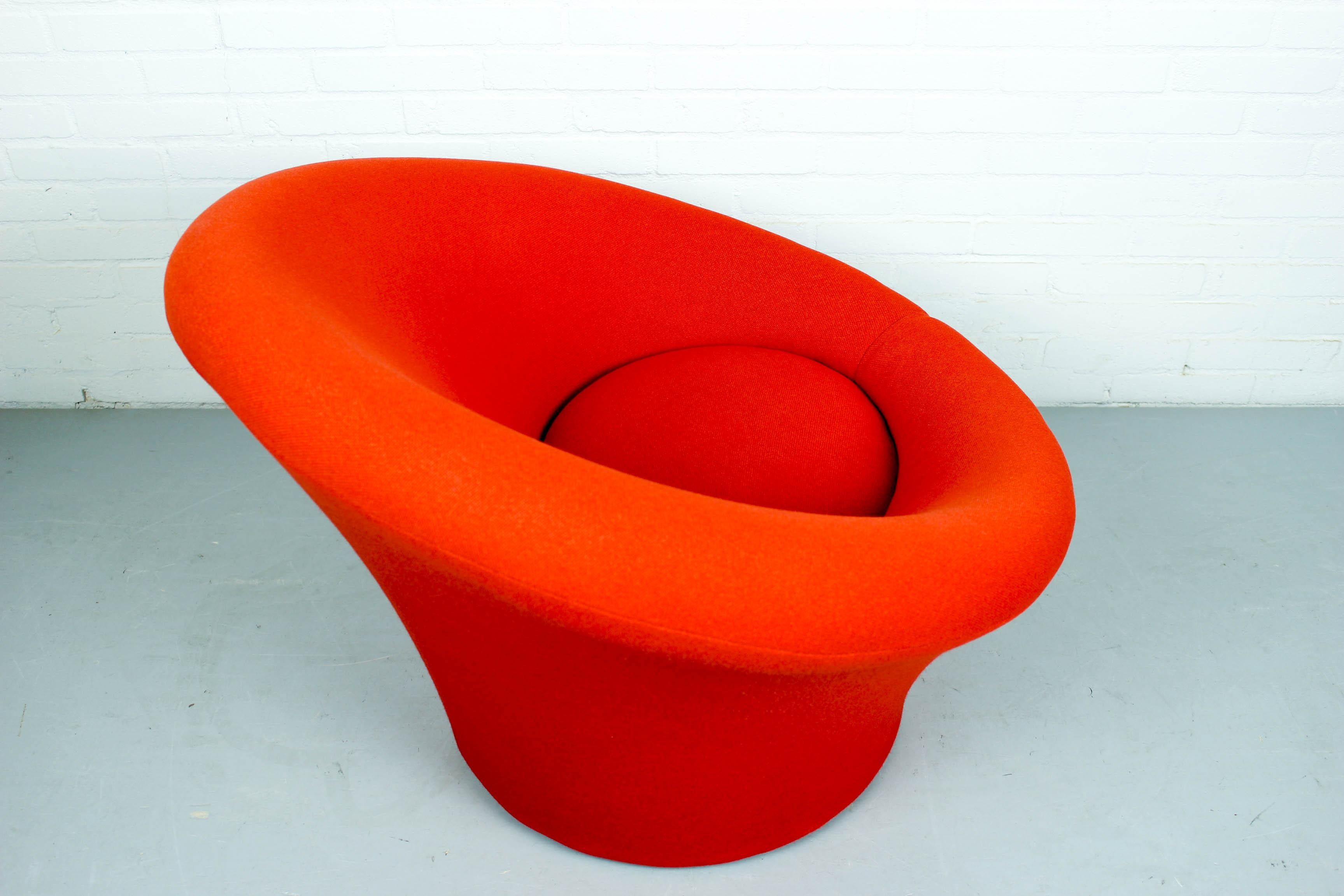 Artifort Mushroom Armchair F 560 by Pierre Paulin 3