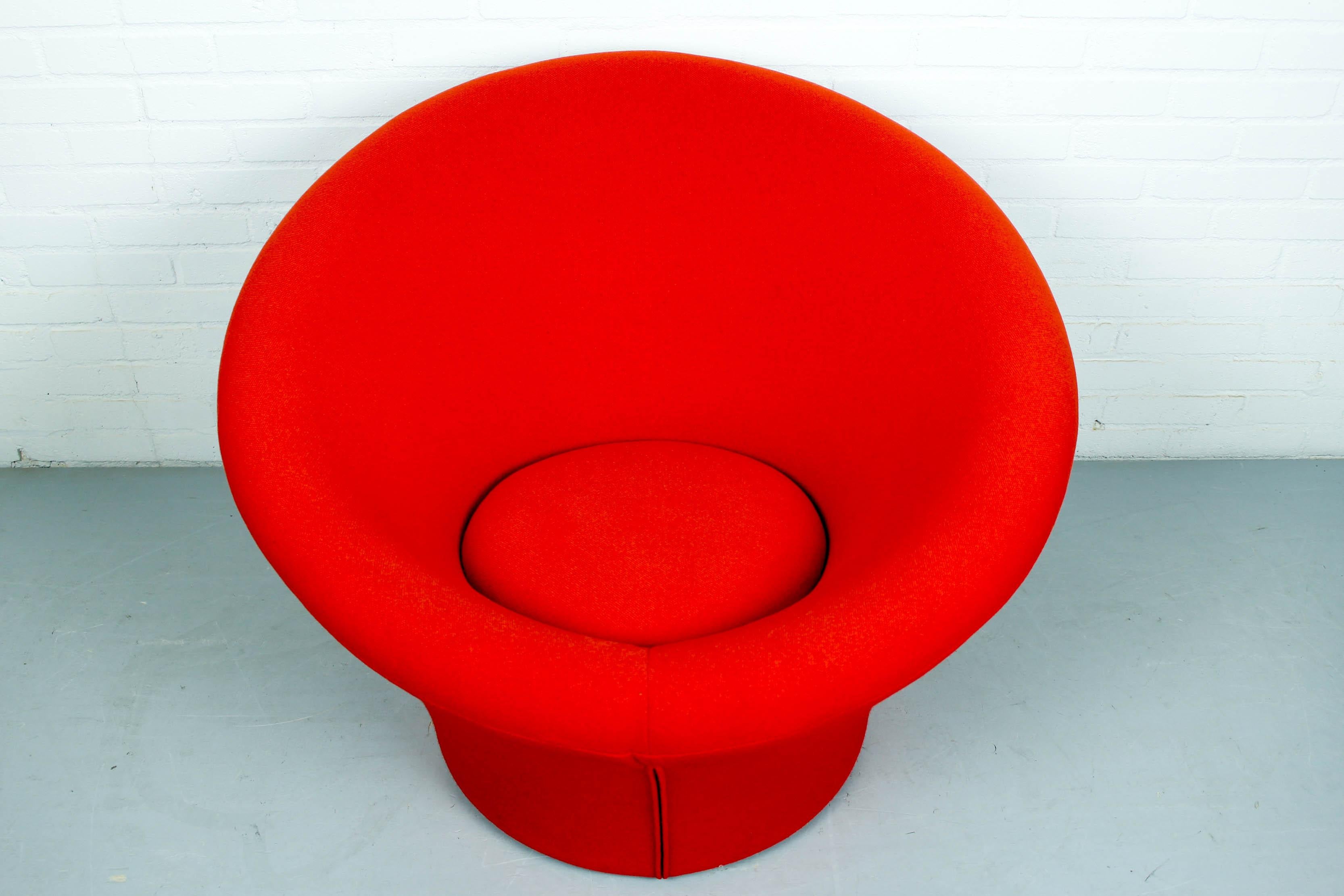 Artifort Mushroom Armchair F 560 by Pierre Paulin 1