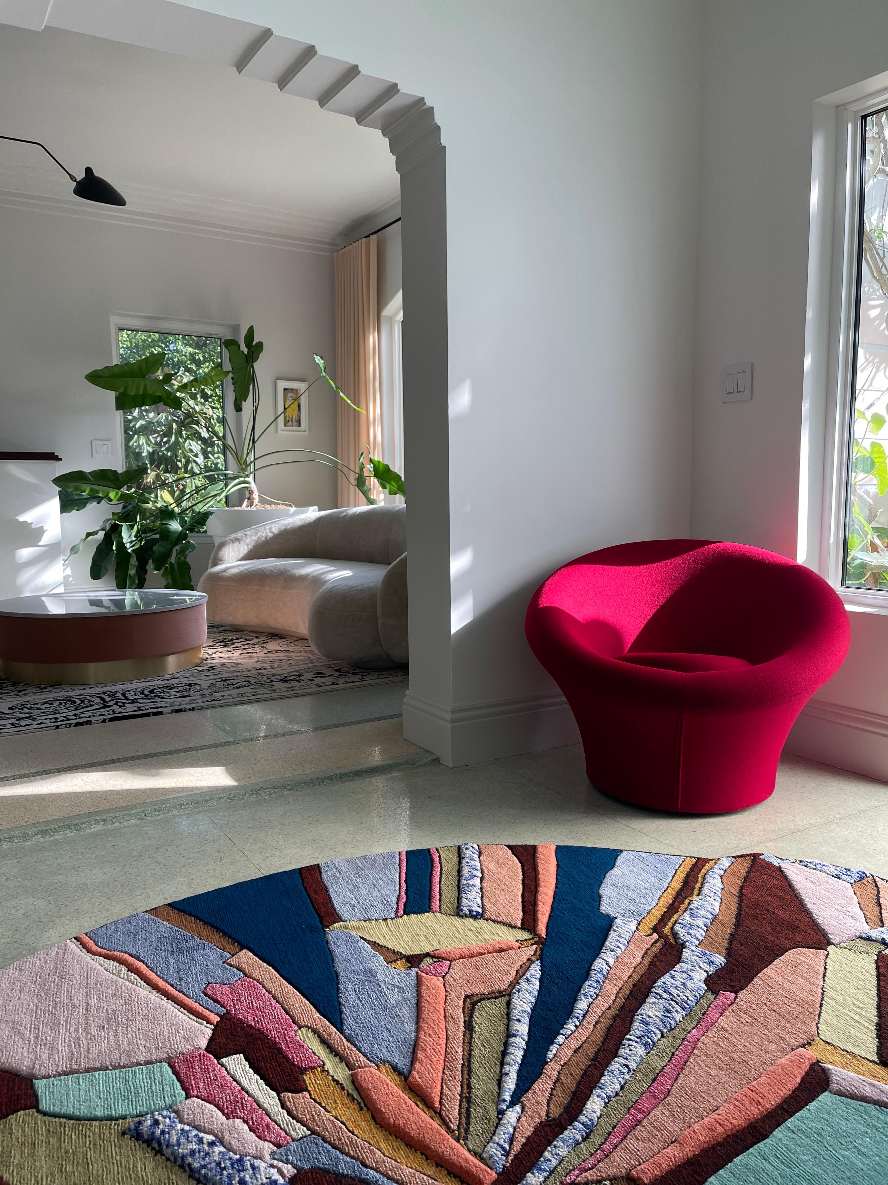 Mushroom chair
In Tonus 4 Color 609 - color of the fabric in the second image
+ Felt Gliders
The Mushroom armchair is one of the world’s most famous designs. Designer Pierre Paulin distinguished himself with this armchair in the original shape,