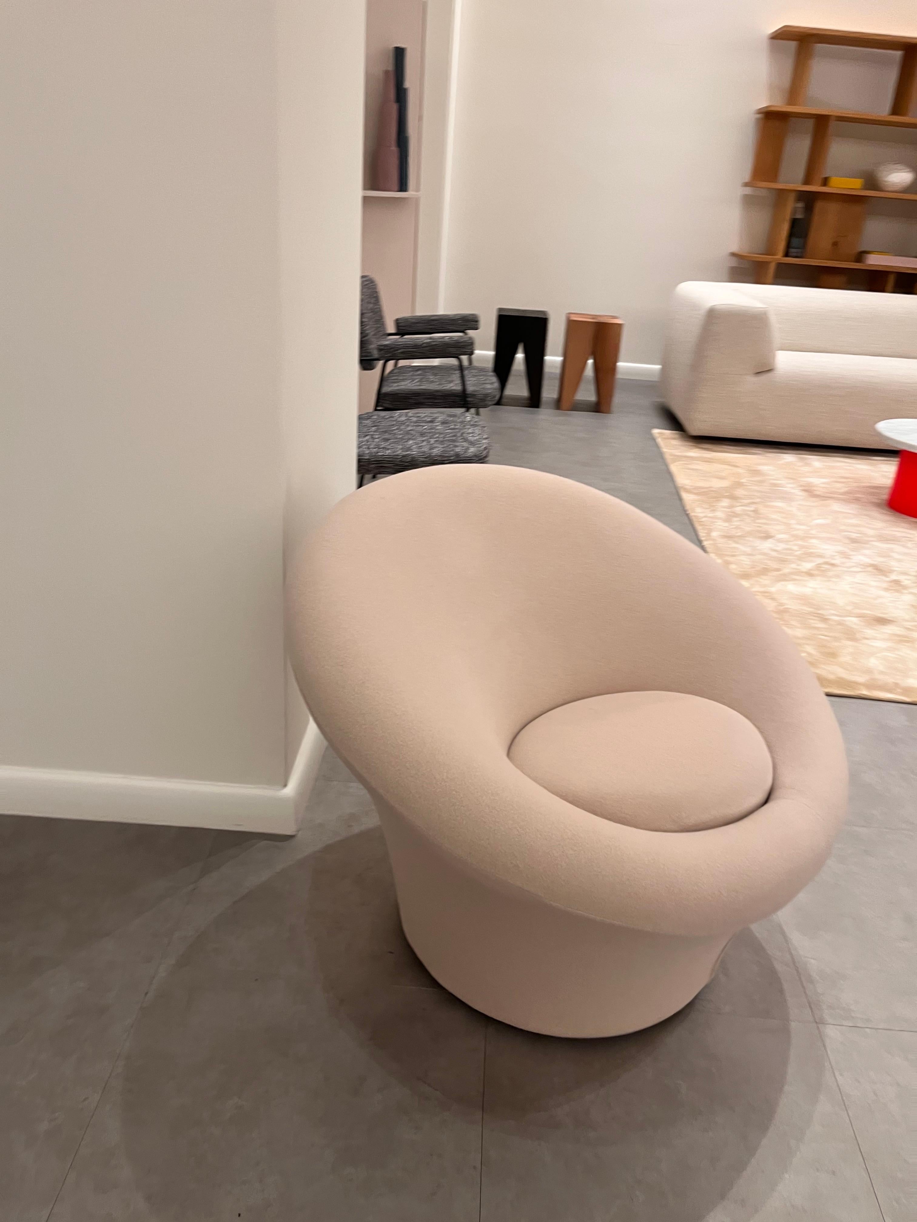 Champignon Artifort  Fauteuil de salon de Pierre Paulin en stock Excellent état - En vente à New York, NY