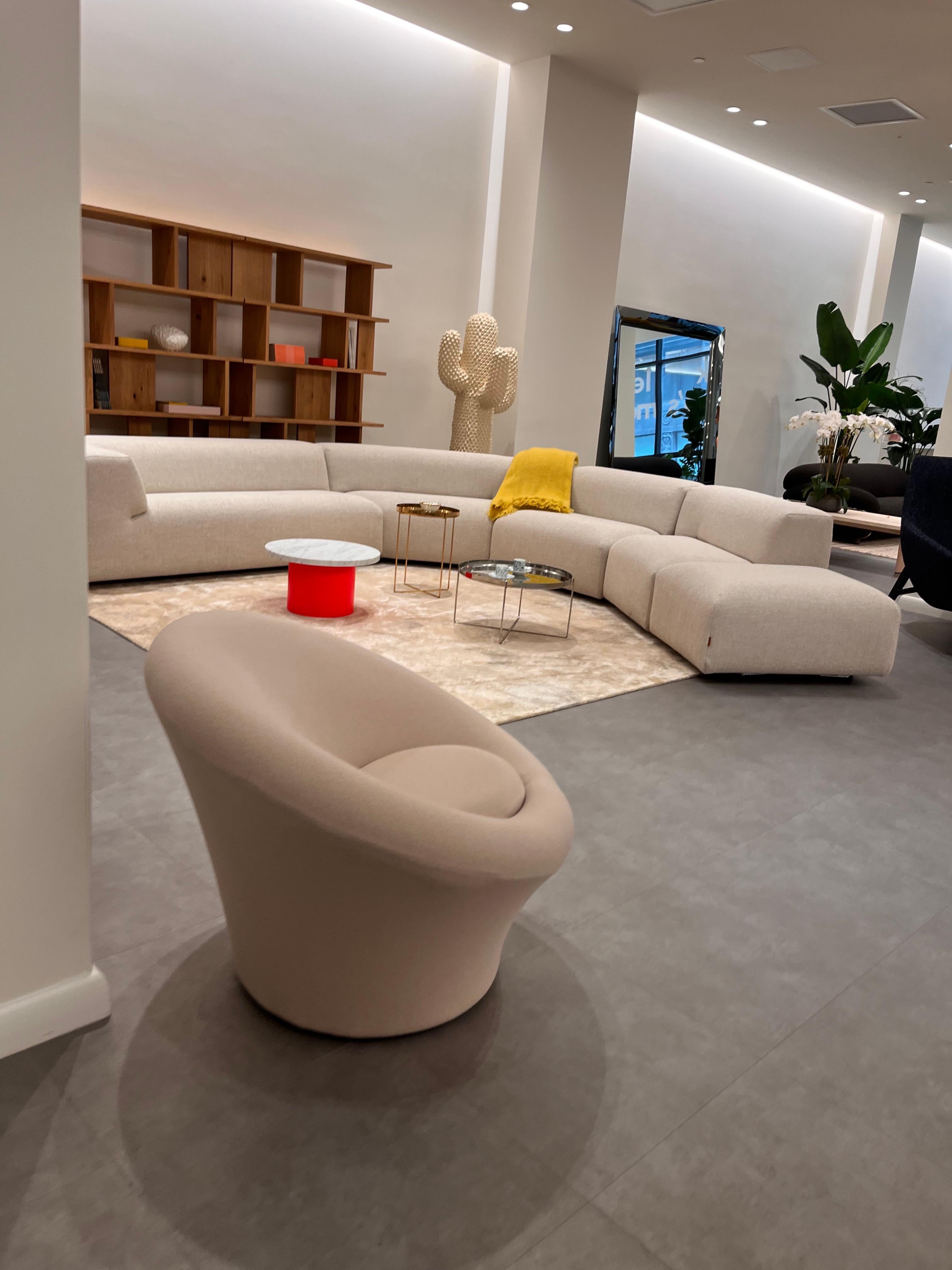 Modern Artifort Mushroom  Lounge Chair by Pierre Paulin in STOCK