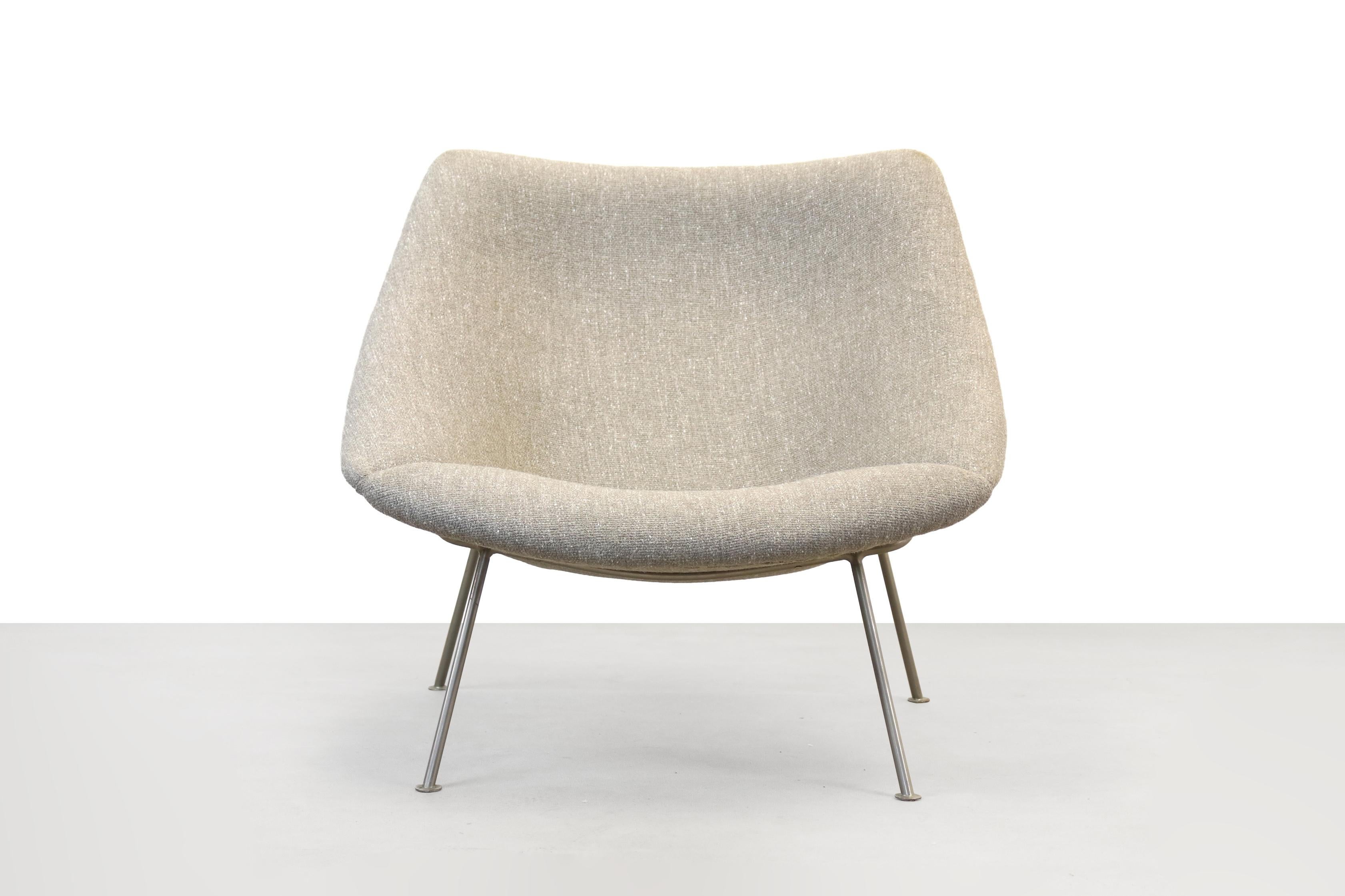 Mid-Century Modern Artifort Oyster Model F157 Armchair by Pierre Paulin