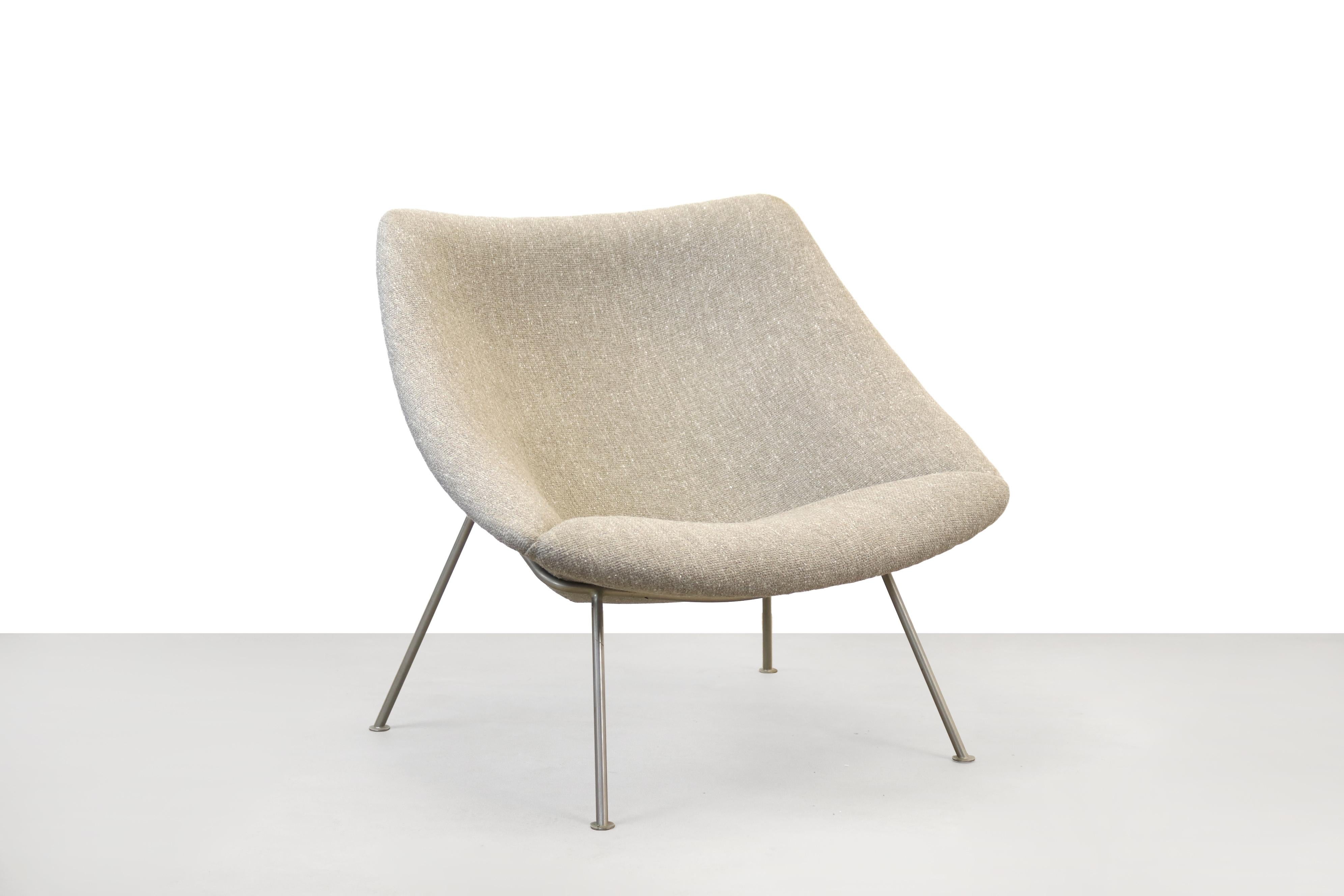 Dutch Artifort Oyster Model F157 Armchair by Pierre Paulin