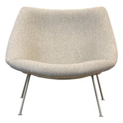 Artifort Oyster Model F157 Armchair by Pierre Paulin