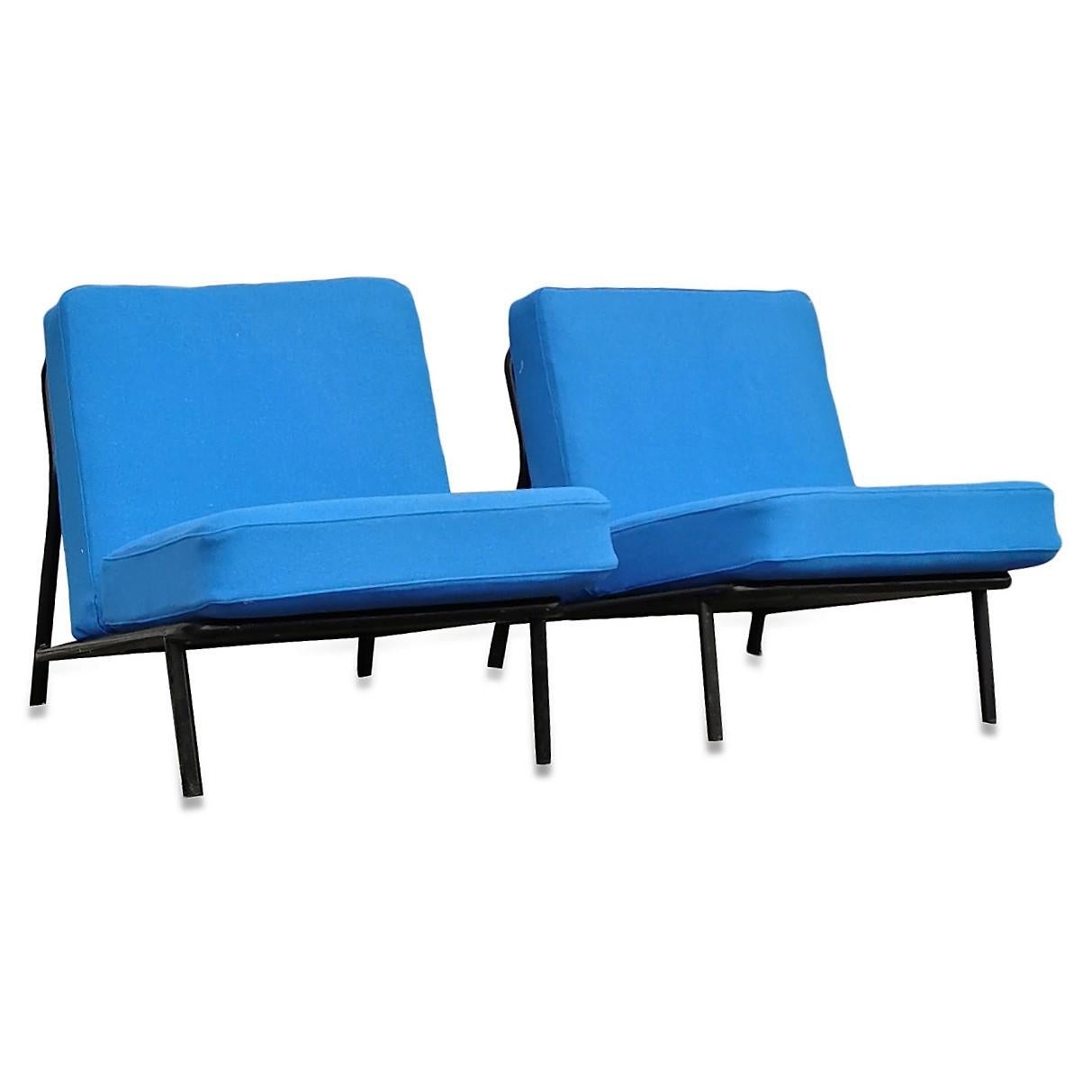Néerlandais Artifort paire de fauteuils de relaxation minimalistes:: Pays-Bas:: années 1960 en vente