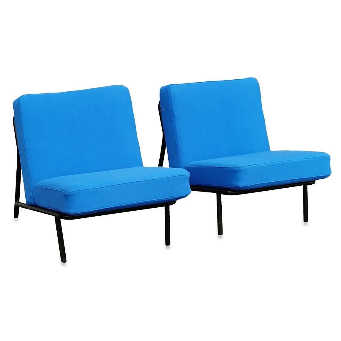 Émaillé Artifort paire de fauteuils de relaxation minimalistes:: Pays-Bas:: années 1960 en vente