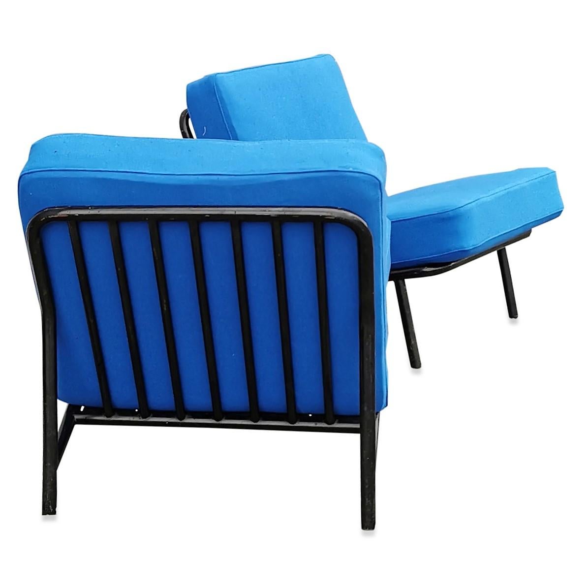 Acier Artifort paire de fauteuils de relaxation minimalistes:: Pays-Bas:: années 1960 en vente