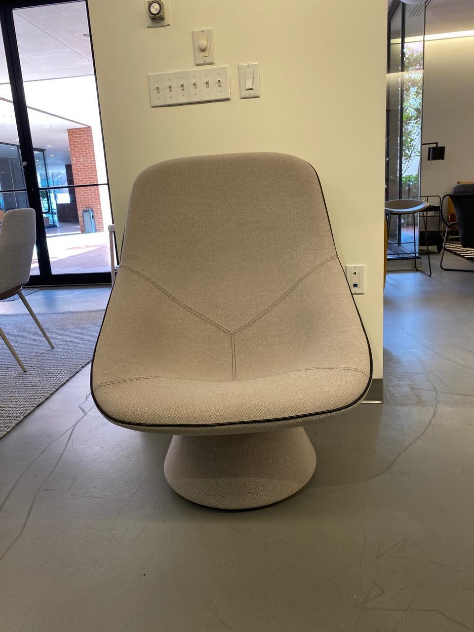 European Artifort Pala Swivel Lounge chair Designed by Luca Nichetto