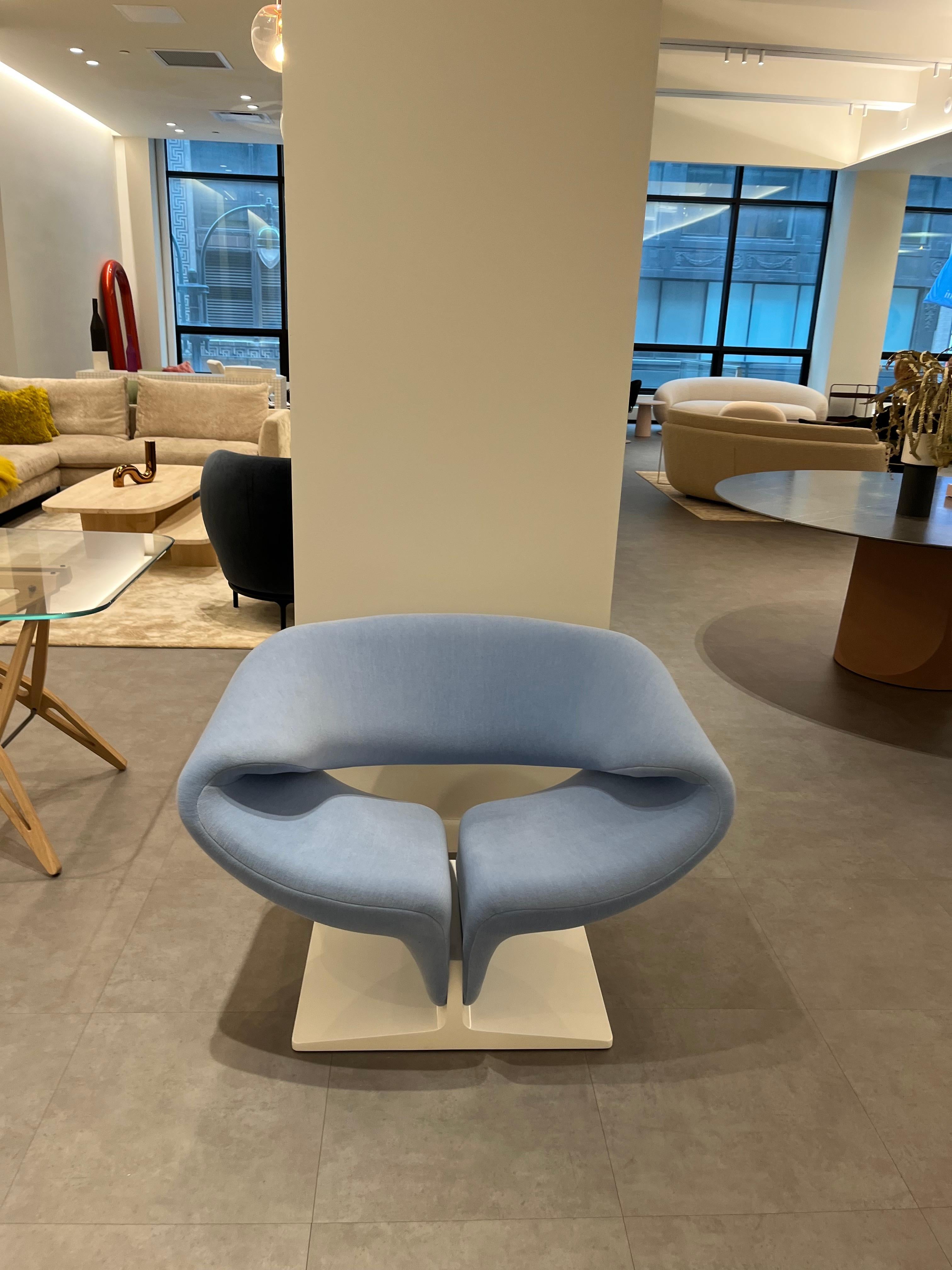 Artifort Pierre Paulin Blue Ribbon Velvet Lounge Chair in Stock For Sale 1