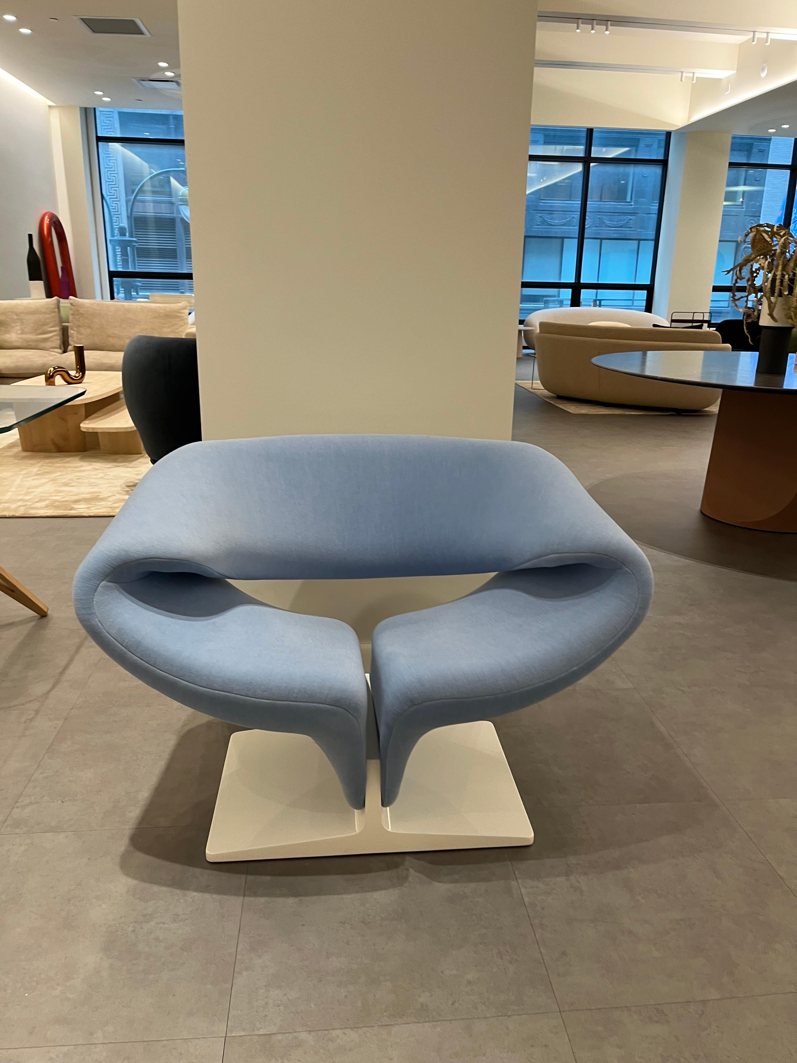 Artifort Pierre Paulin Blue Ribbon Velvet Lounge Chair in Stock For Sale 6