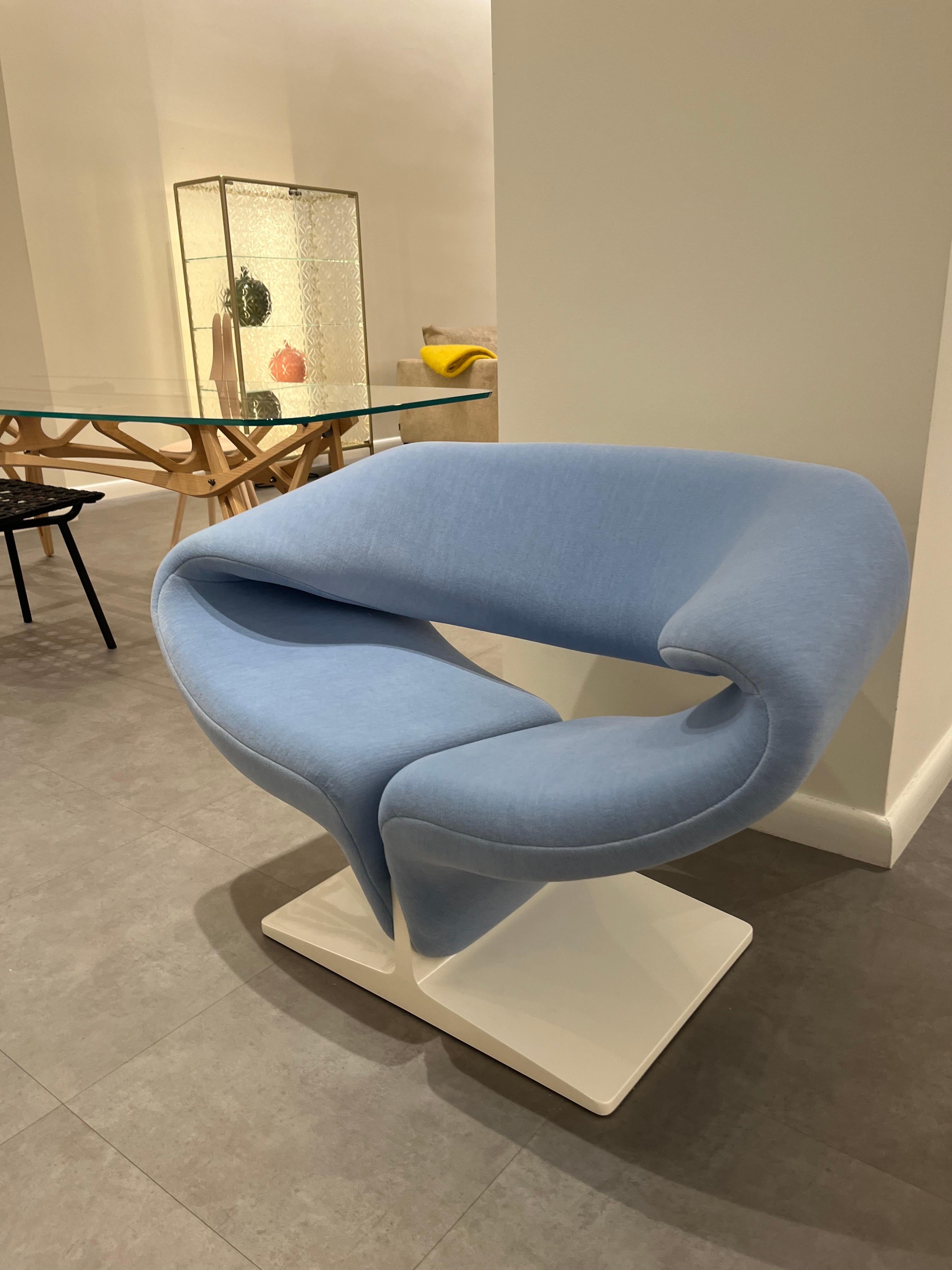 Contemporary Artifort Pierre Paulin Blue Ribbon Velvet Lounge Chair in Stock For Sale