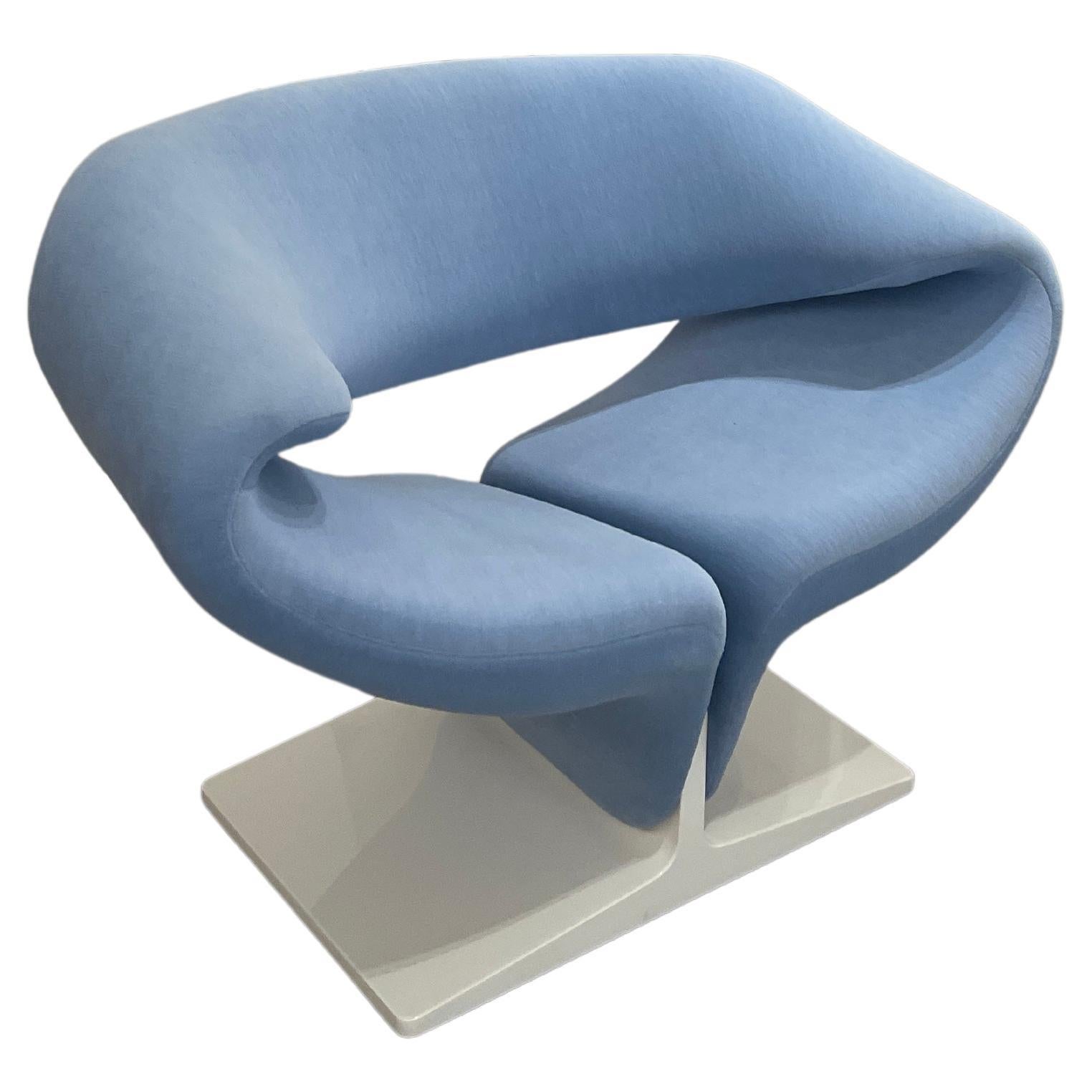 Fauteuil de salon Artifort Pierre Paulin en velours à rubans bleus en stock