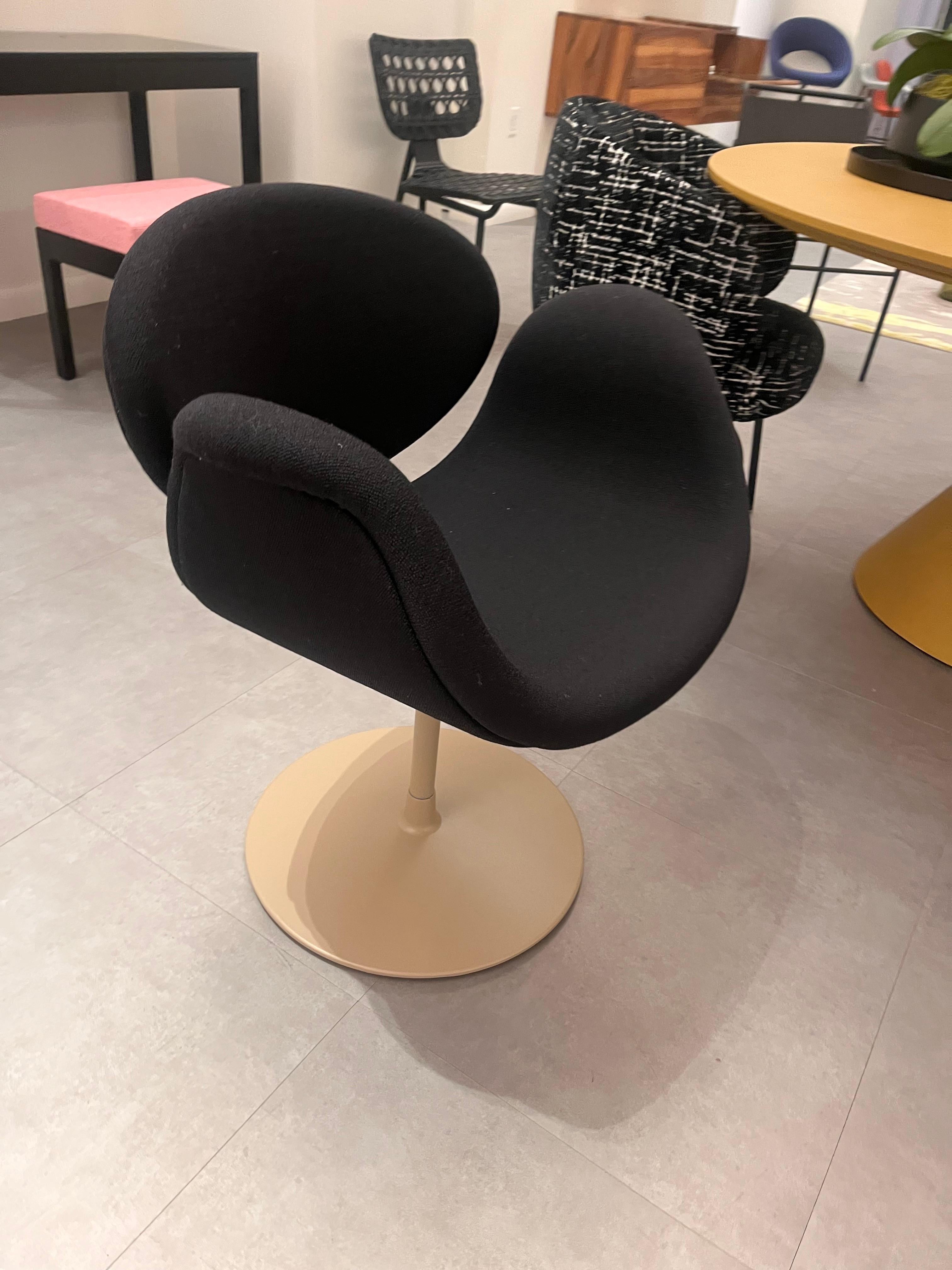 artifort tulip chair