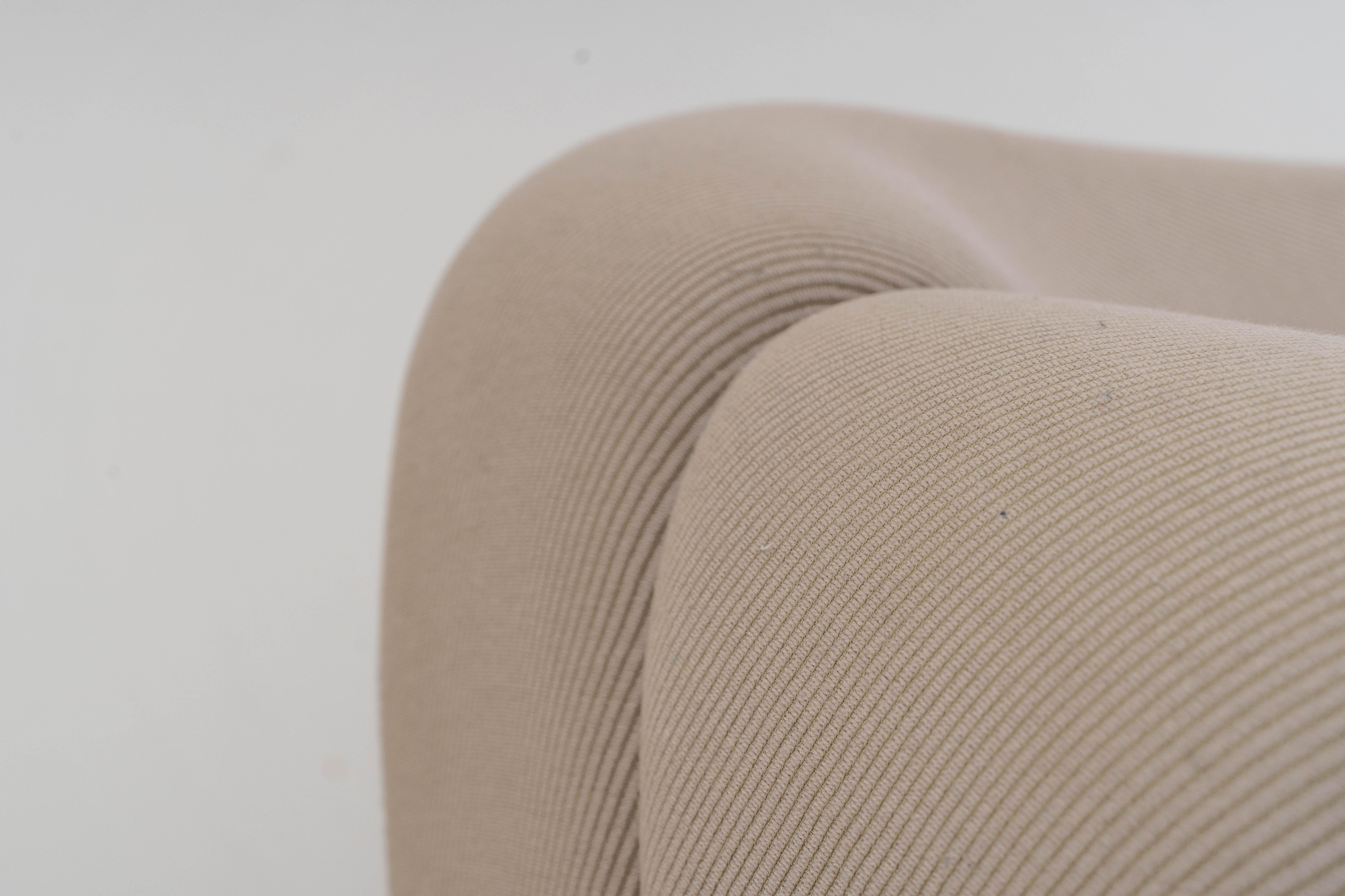 Artifort - Pierre Paulin - Sofa - Groovy Chair - Aluminium, Wool For Sale 5
