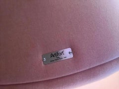 Artifort Poltrona girevole rosa Little Tulip di Pierre Paulin by Stock