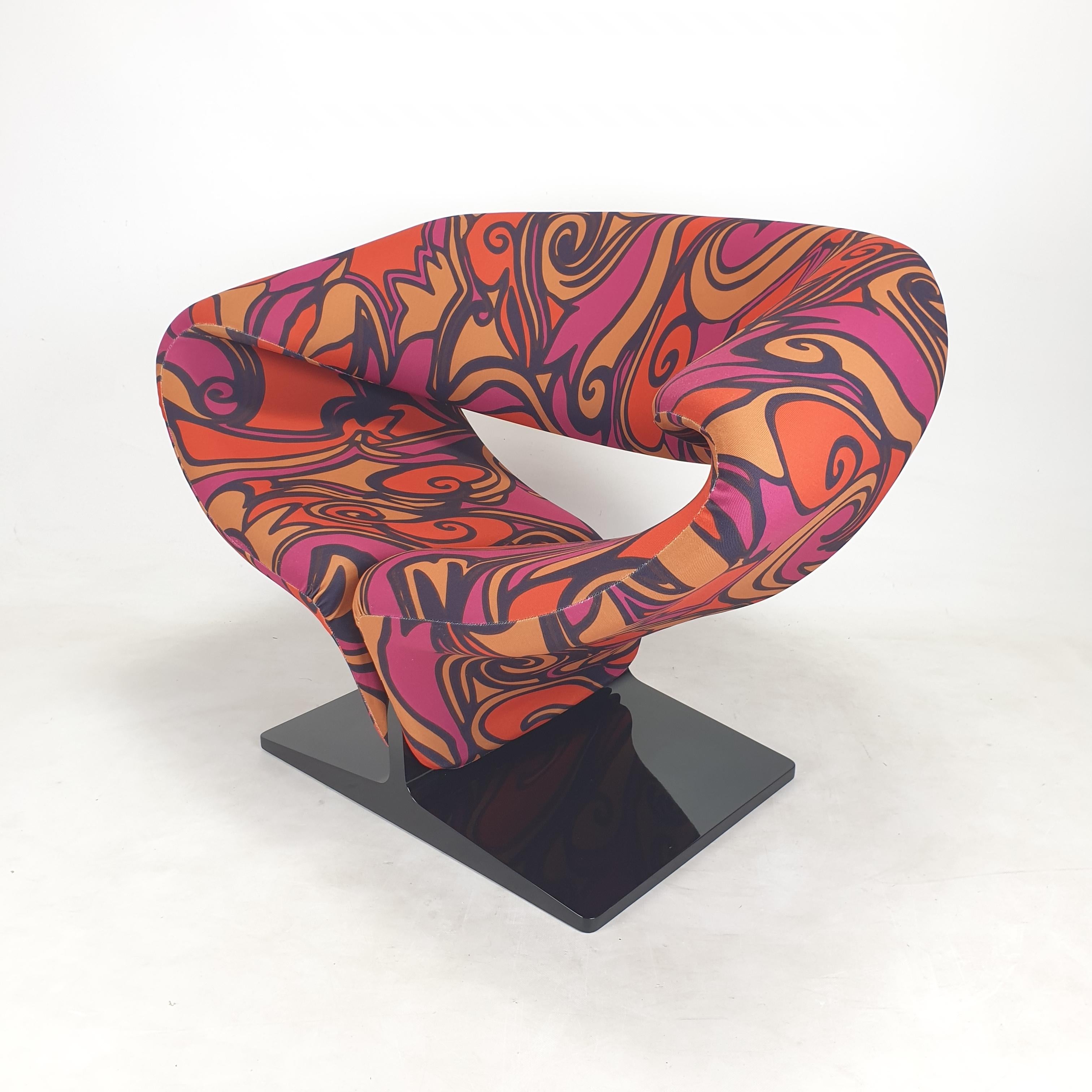 Dutch Artifort Ribbon Chair by Pierre Paulin for Artifort For Sale