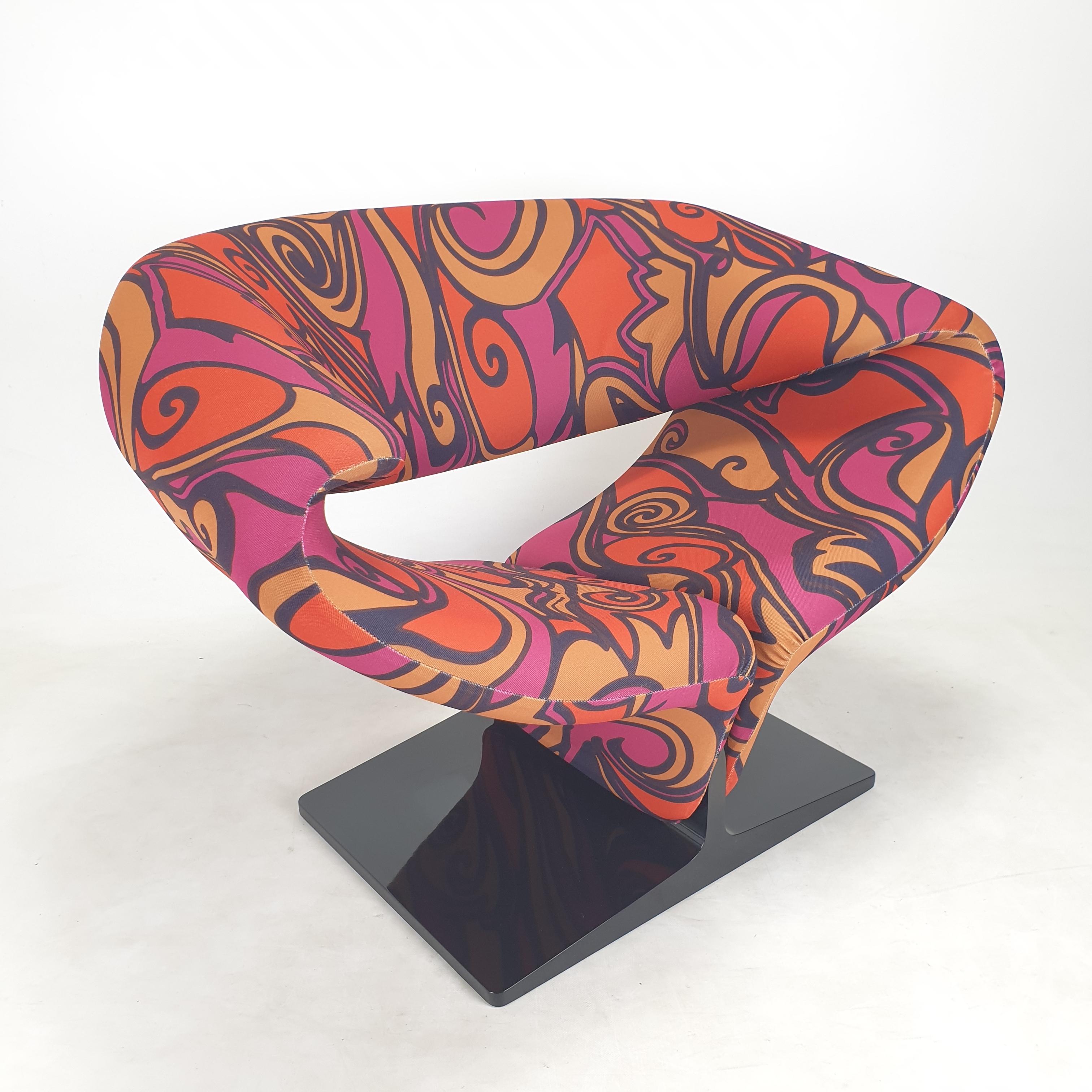 Lacquered Artifort Ribbon Chair by Pierre Paulin for Artifort For Sale
