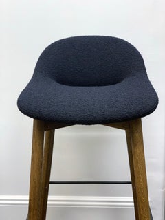 Ensemble Artifort de trois tabourets de bar Beso noirs avec pieds en bois par Khodi Feiz