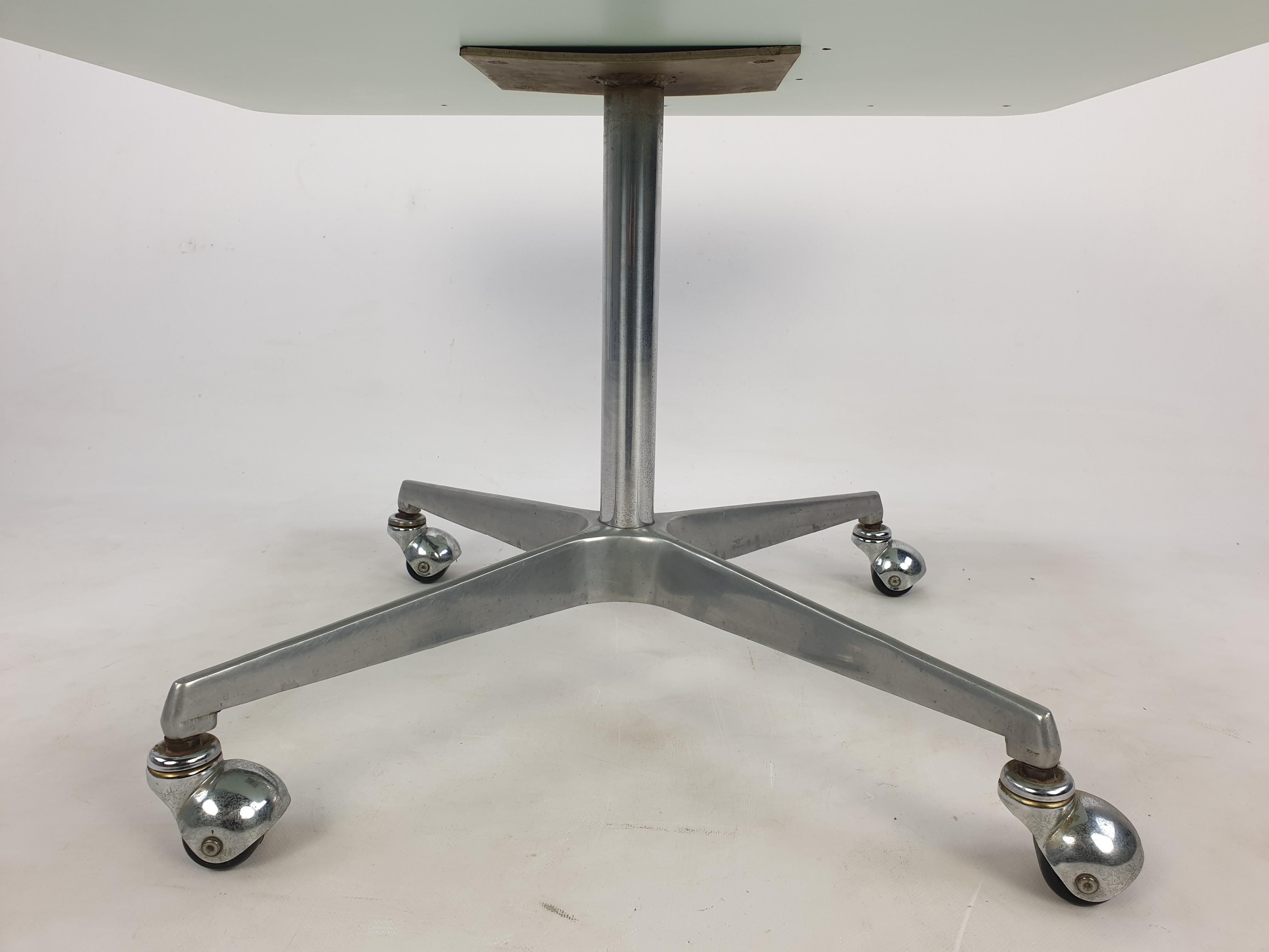 Artifort Side Table or Trolley Table, 1970's For Sale 9