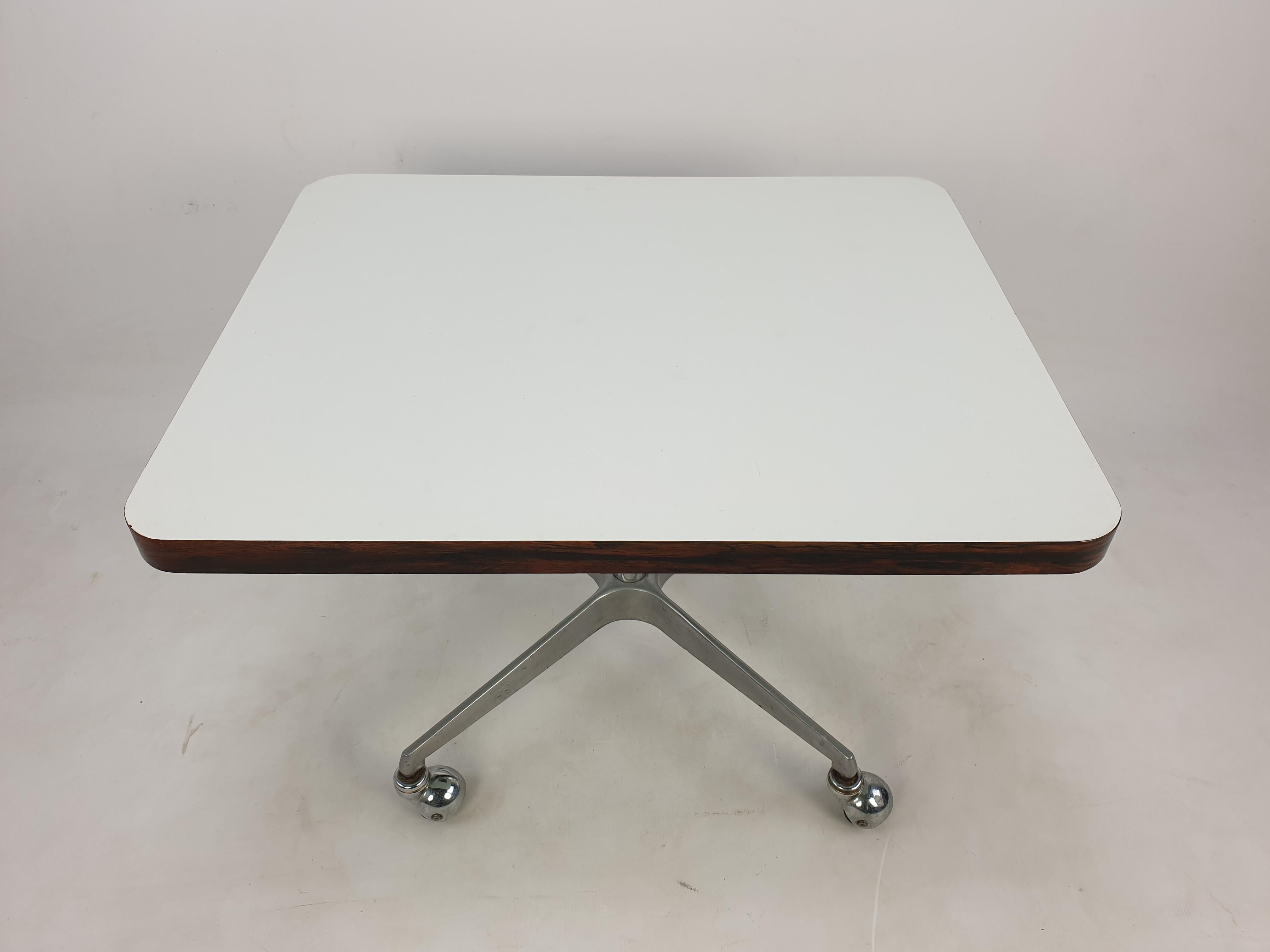 Mid-Century Modern Artifort Side Table or Trolley Table, 1970's For Sale