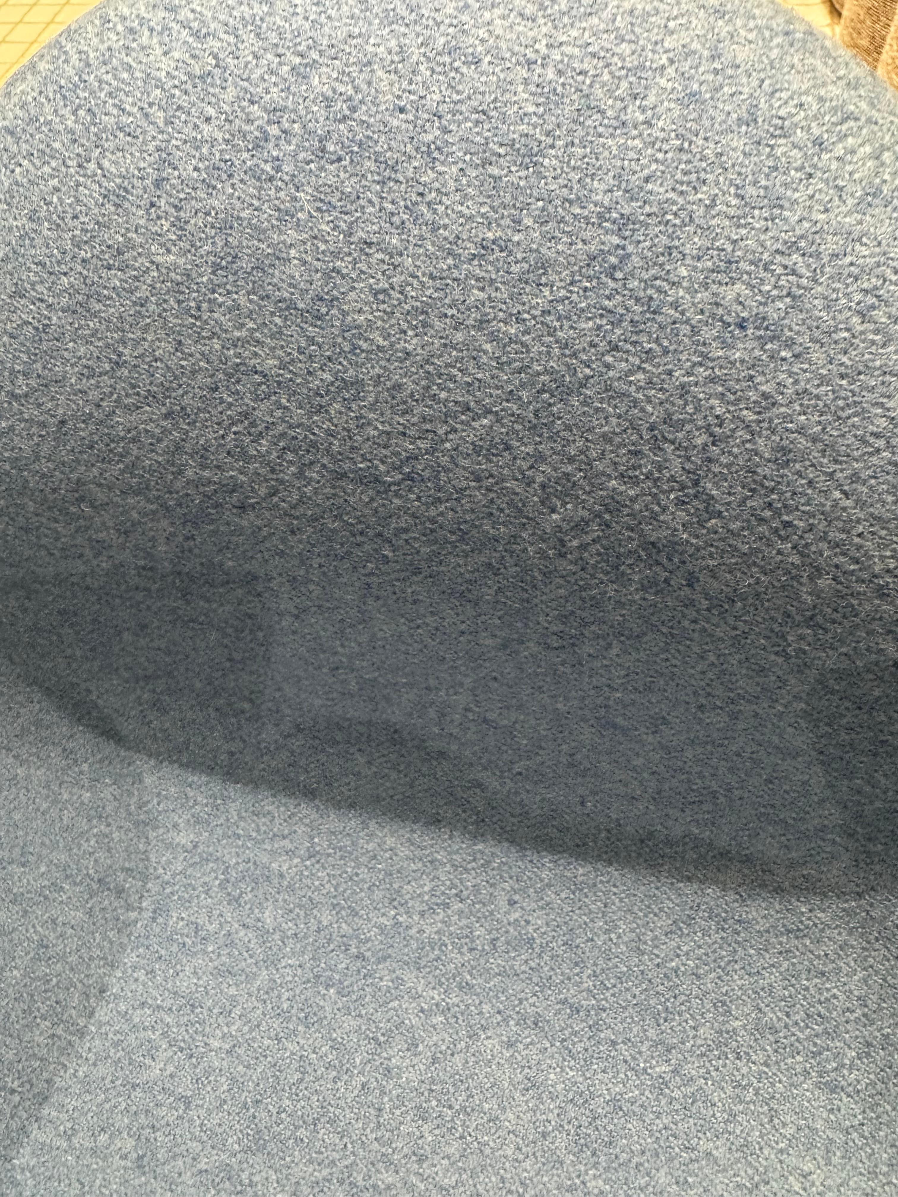 Artifort Swivel Blue Little Tulip by Pierre Paulin In Excellent Condition For Sale In New York, NY