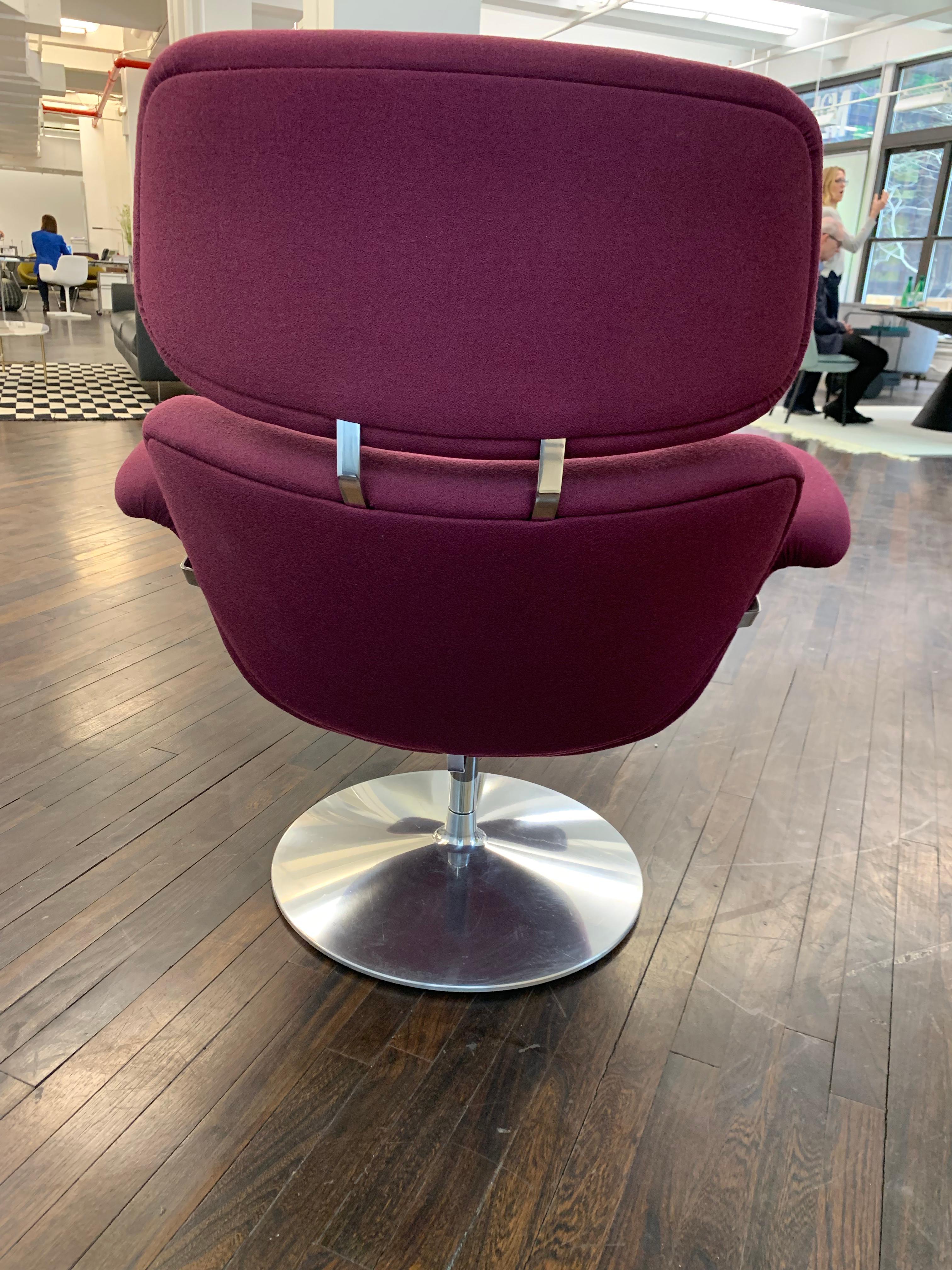Artifort Swivel Tulip Lounge with Ottoman by Pierre Paulin In Good Condition In New York, NY