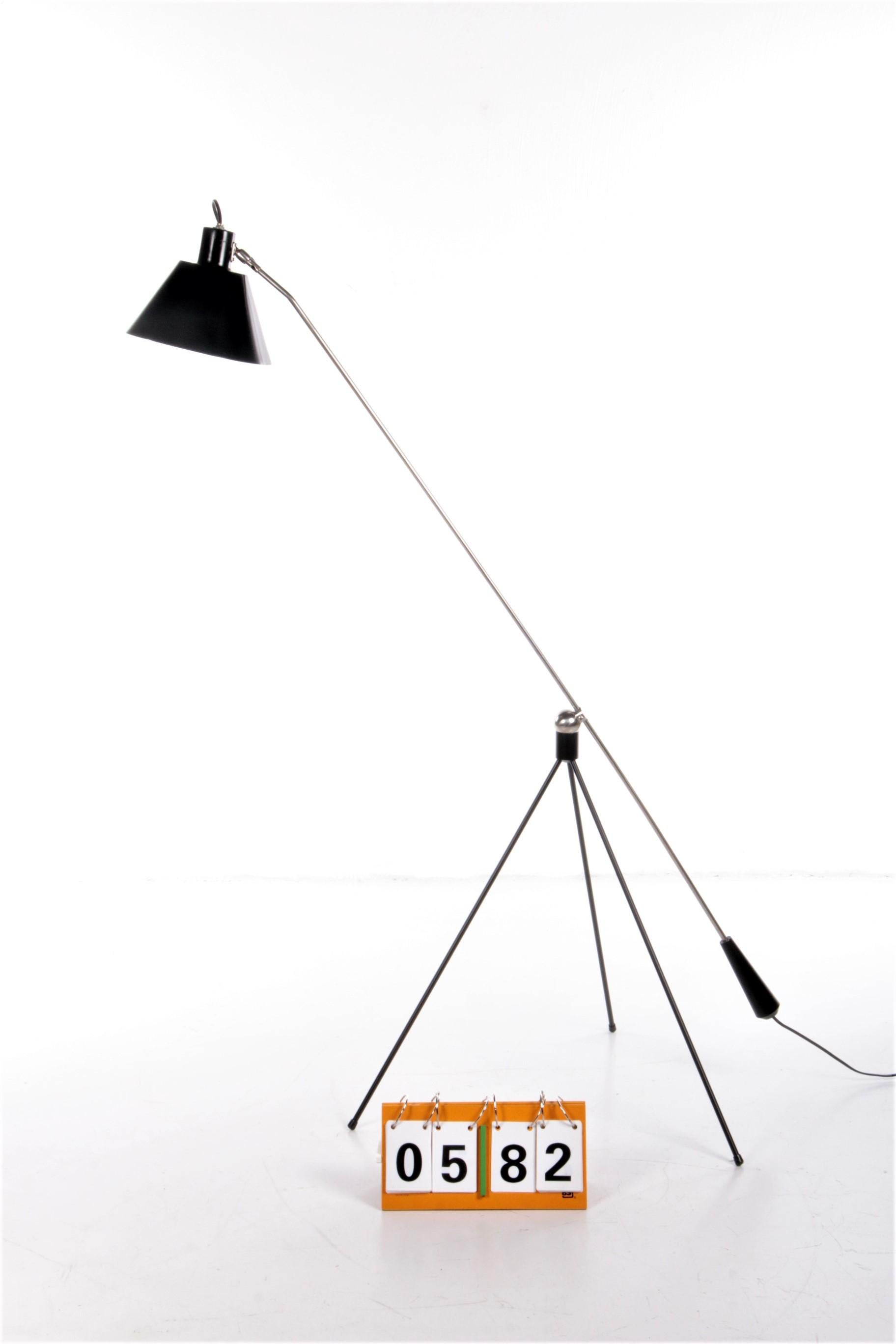 Artiforte Magneto Floor Lamp Design by H. Fillekes, 1950s, Netherlands For Sale 4