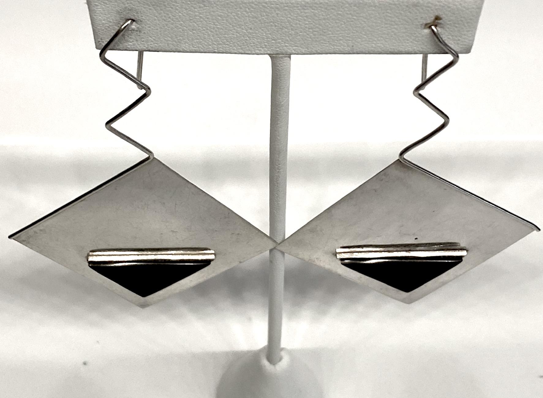 Artiginal 1980s Sterling Silver & Onyx Geometric Pendant Earrings In Good Condition In New York, NY