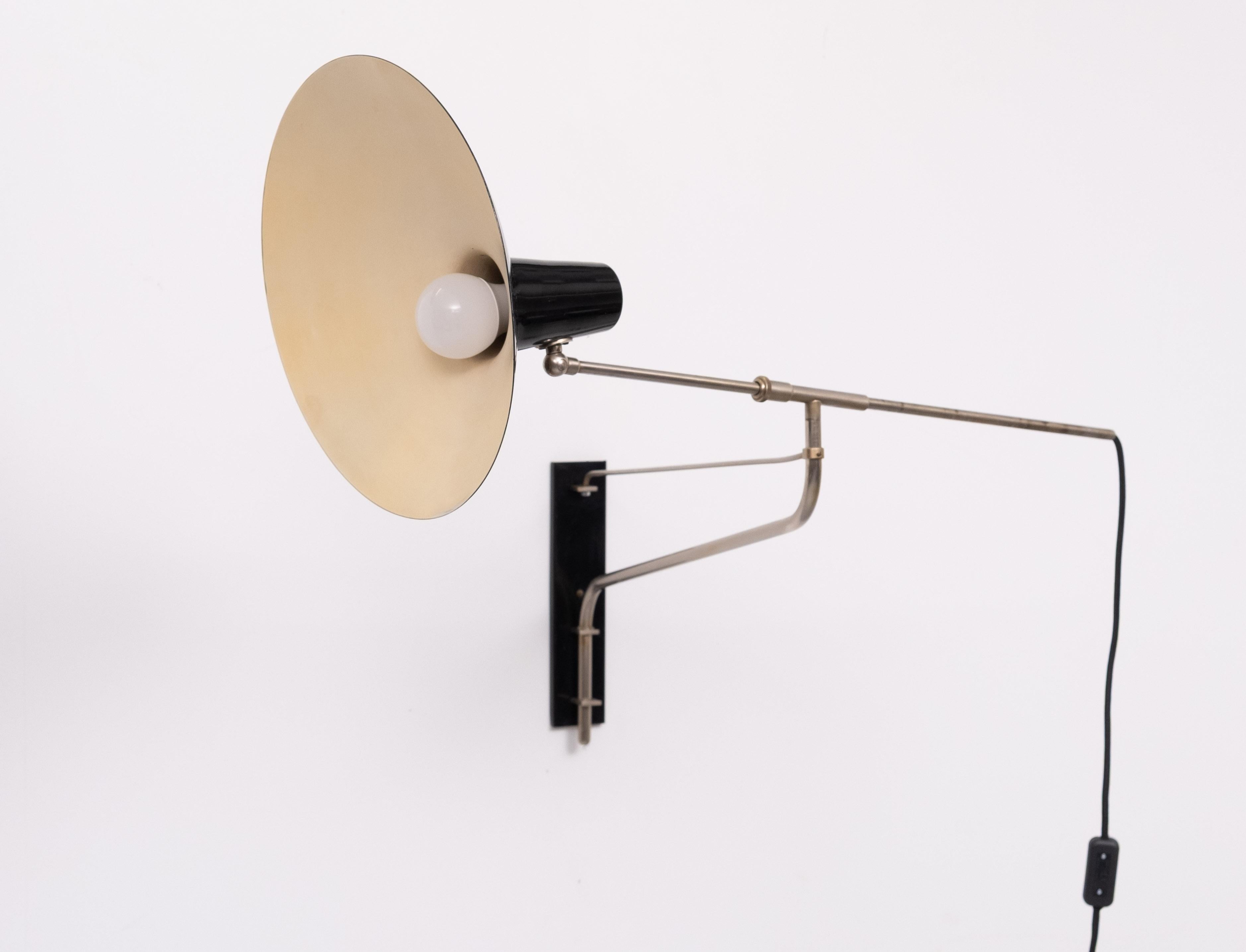 Metà XX secolo Artimeta lampada da parete regolabile in nero e nichel 1950 Olanda in vendita