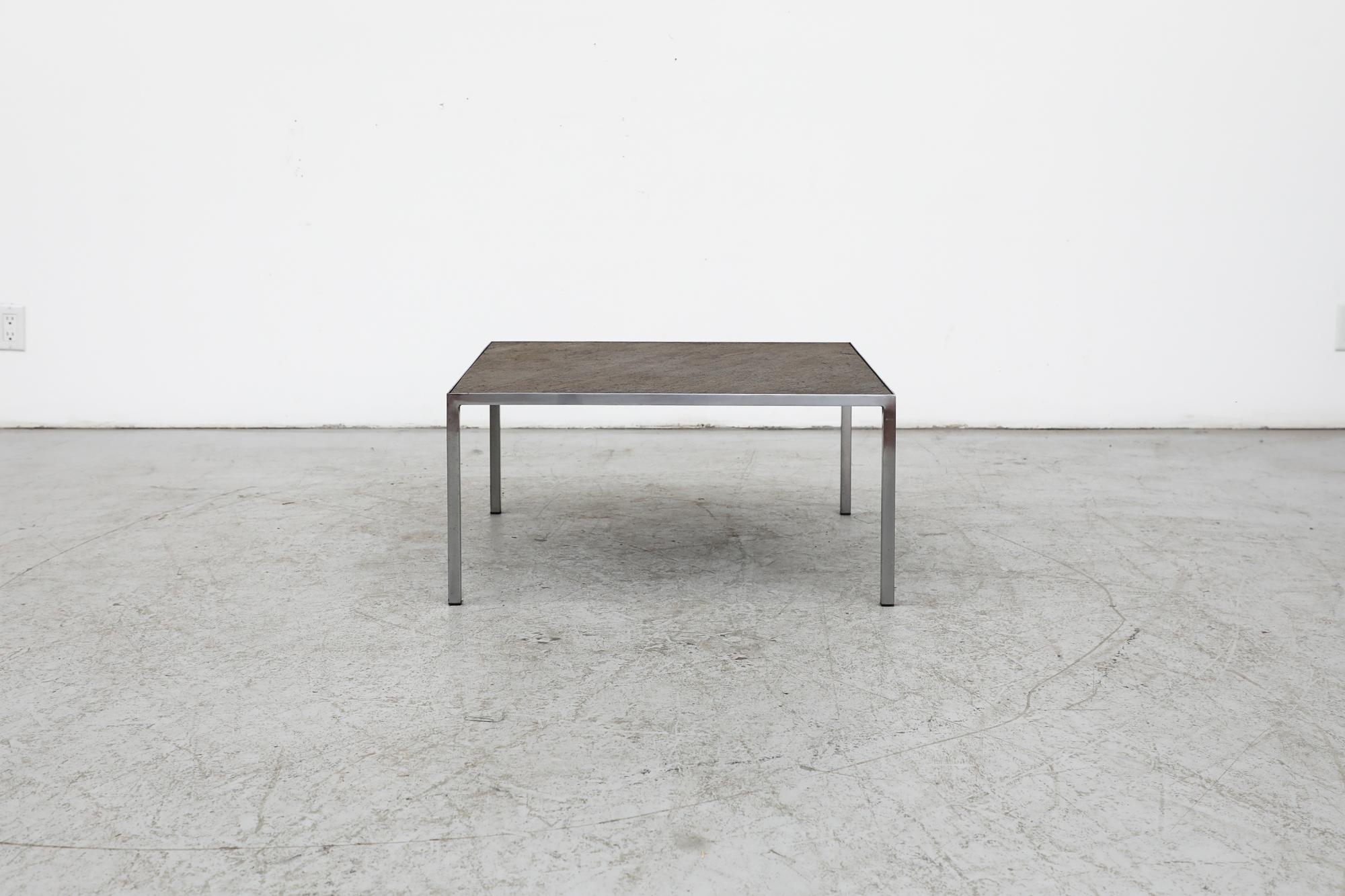 Néerlandais Table basse Artimeta avec plateau en pierre bronzée en vente