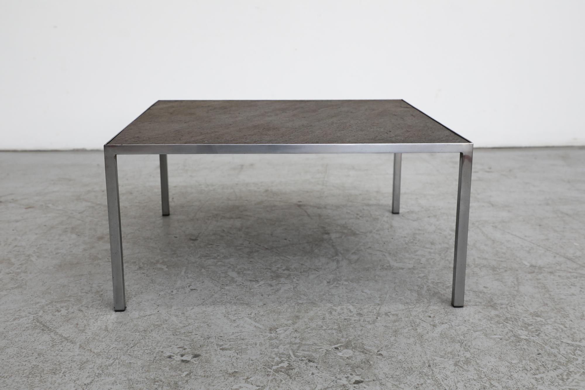 Milieu du XXe siècle Table basse Artimeta avec plateau en pierre bronzée en vente