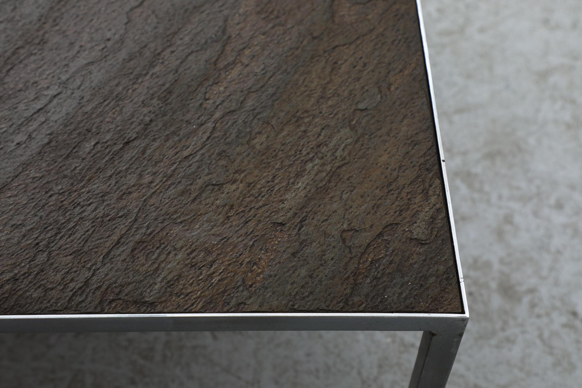 Table basse Artimeta avec plateau en pierre bronzée en vente 1