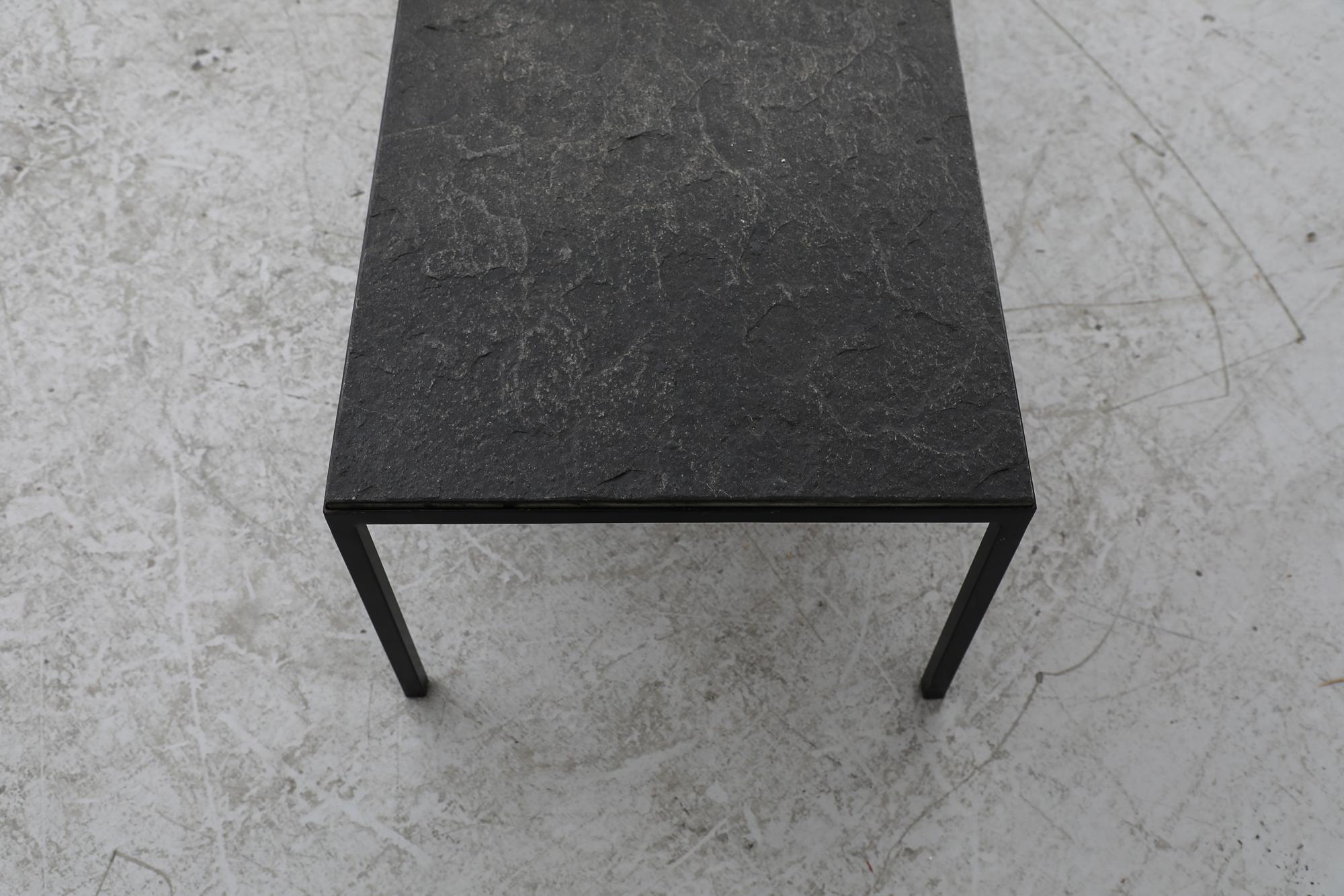 Artimeta Table basse rectangulaire avec plateau en pierre et cadre émaillé noir en vente 4
